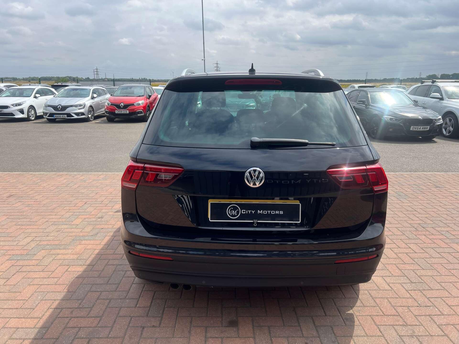 Volkswagen Tiguan view 10