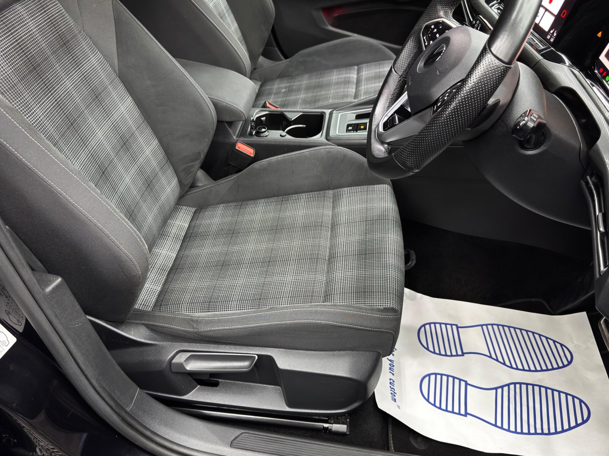Volkswagen Golf view 13