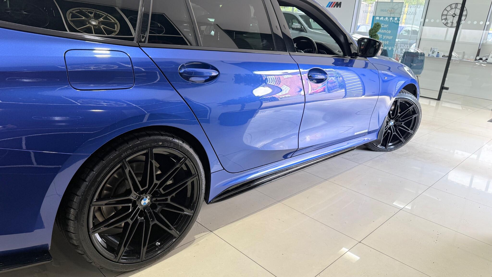 BMW 3 Series view 30