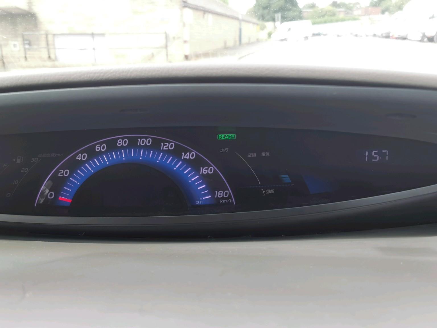 Toyota Estima view 14