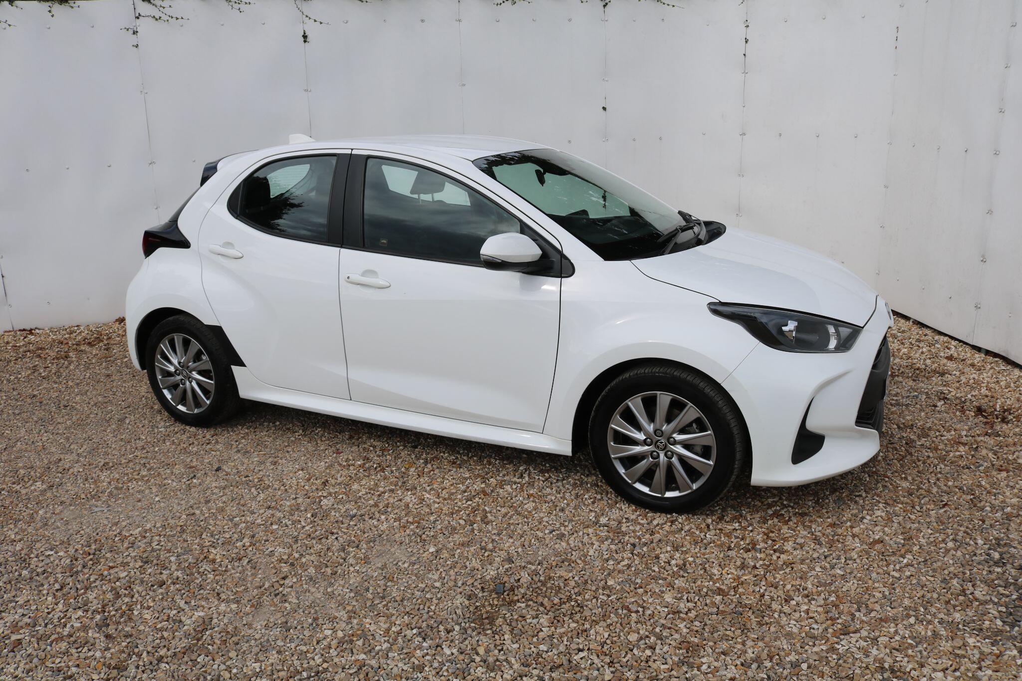 Toyota Yaris view 10