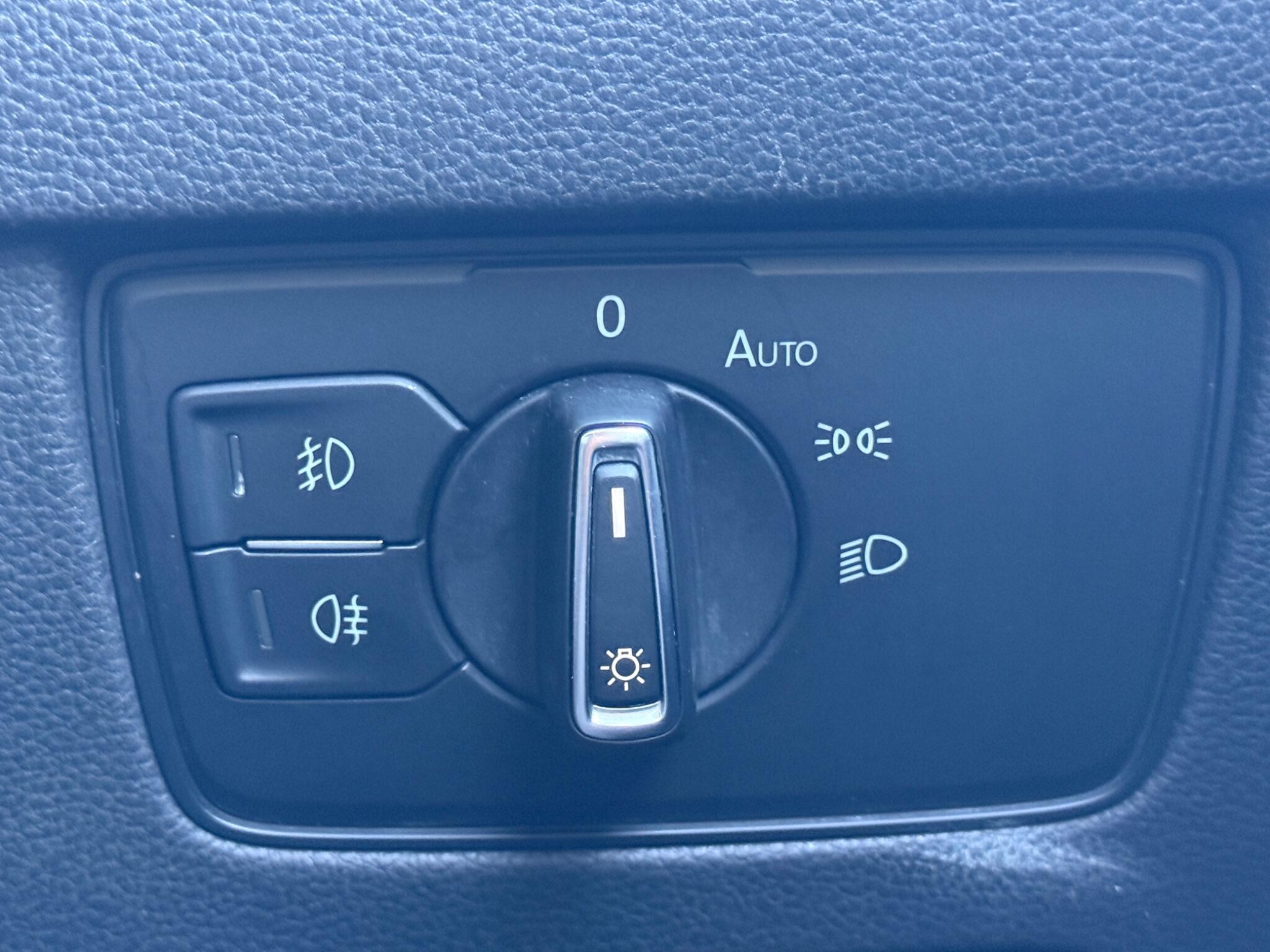 Volkswagen Passat - Image 71