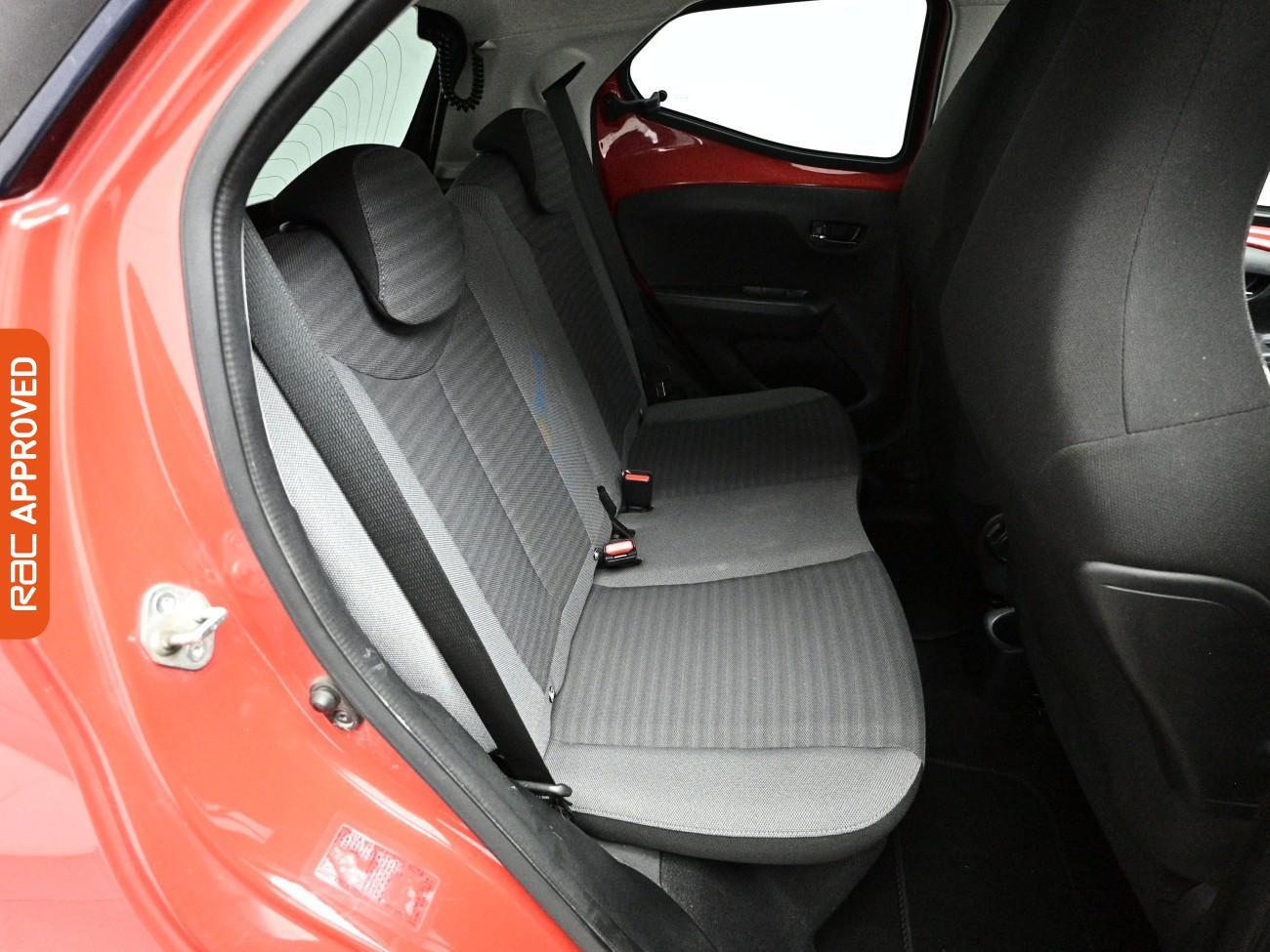 Toyota Aygo view 13