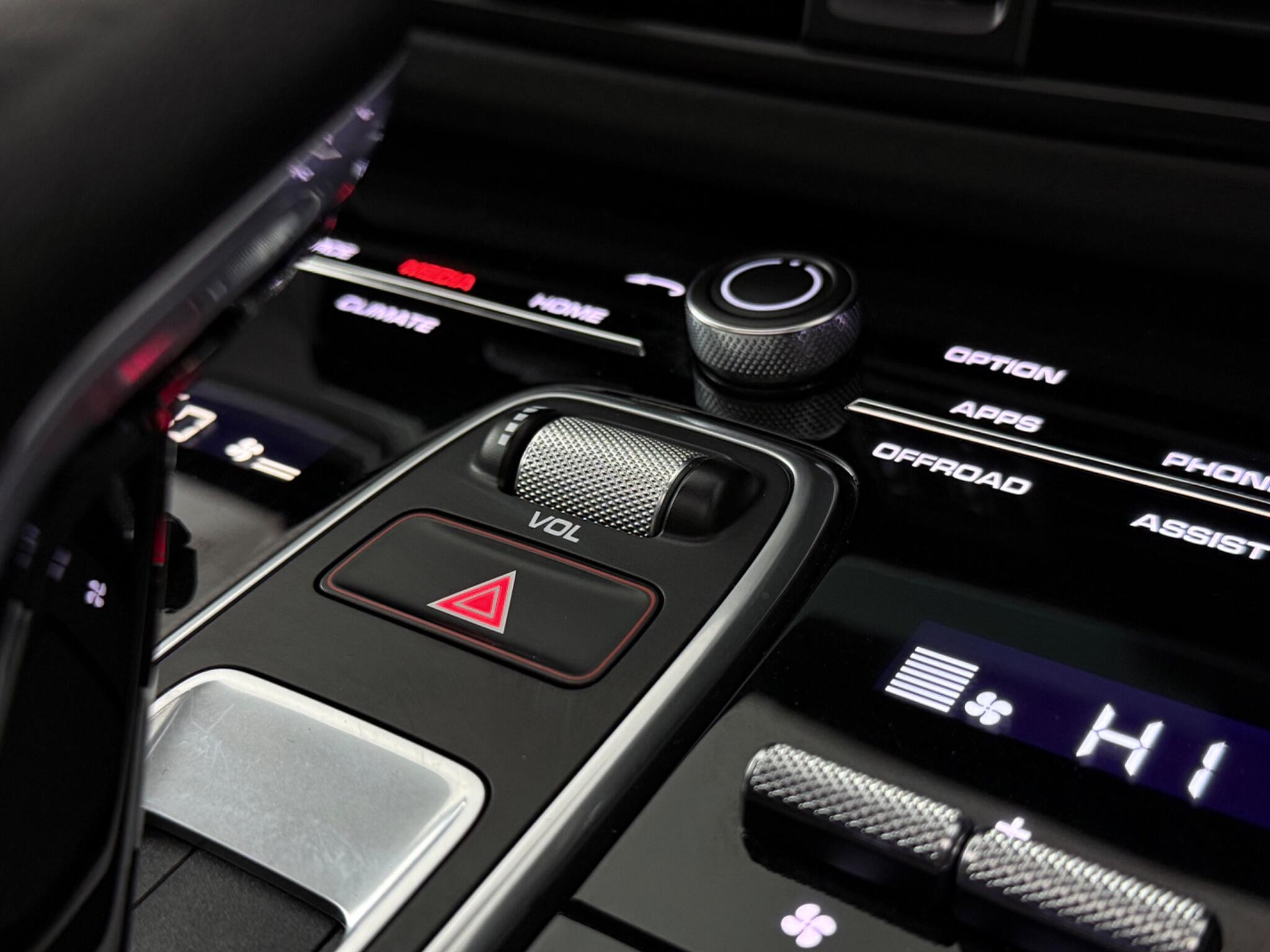 Porsche Cayenne view 44
