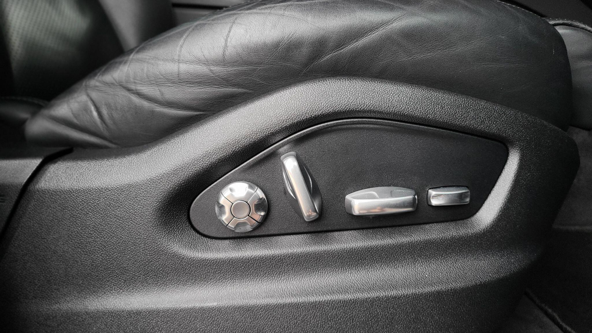 Porsche Cayenne view 25