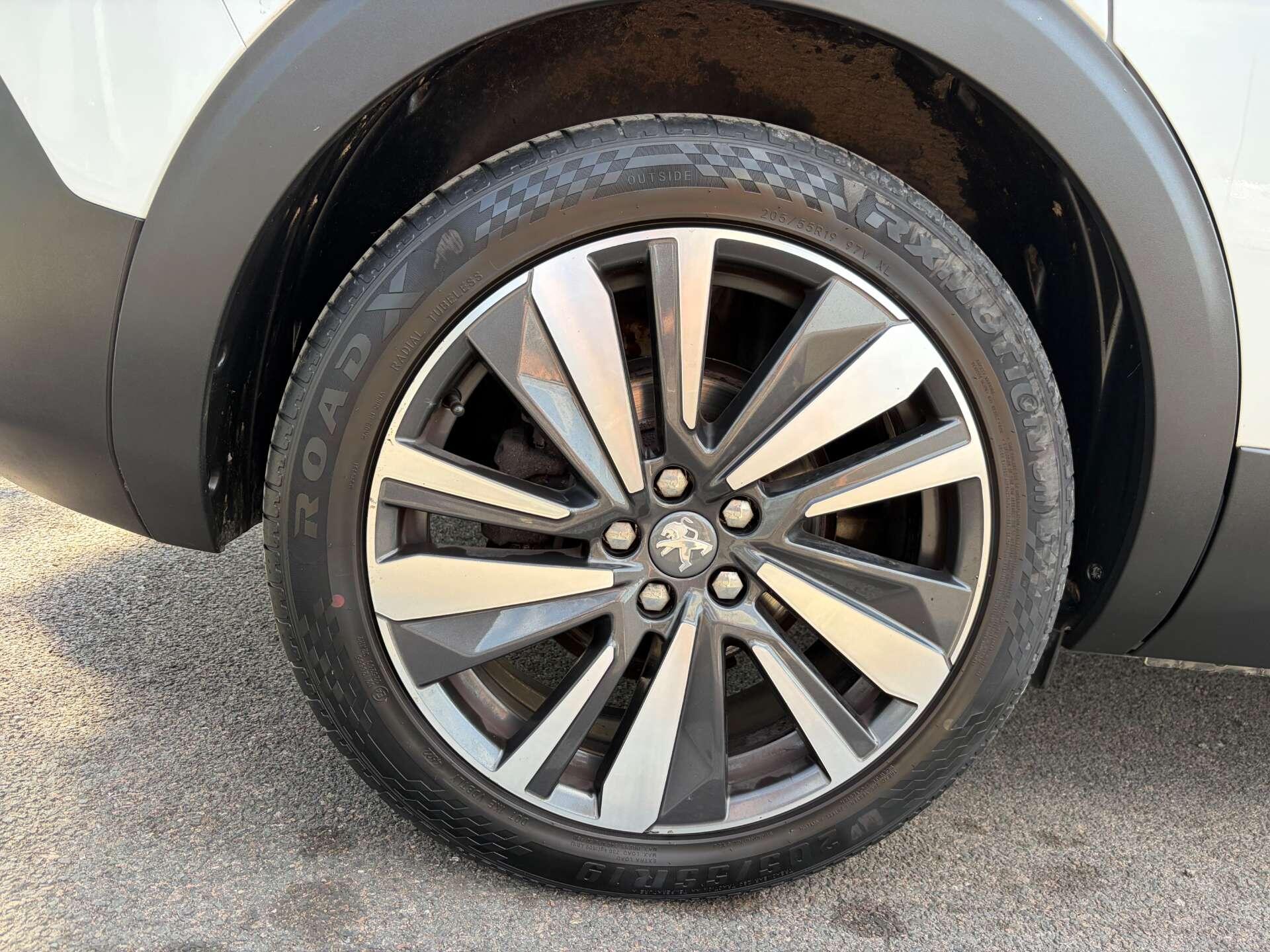 Peugeot 5008 view 13