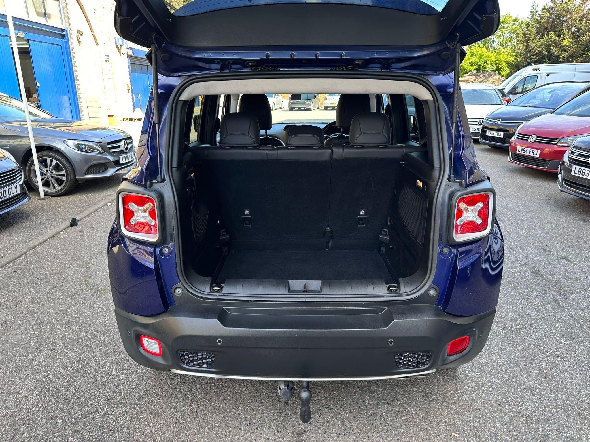 Jeep Renegade view 35