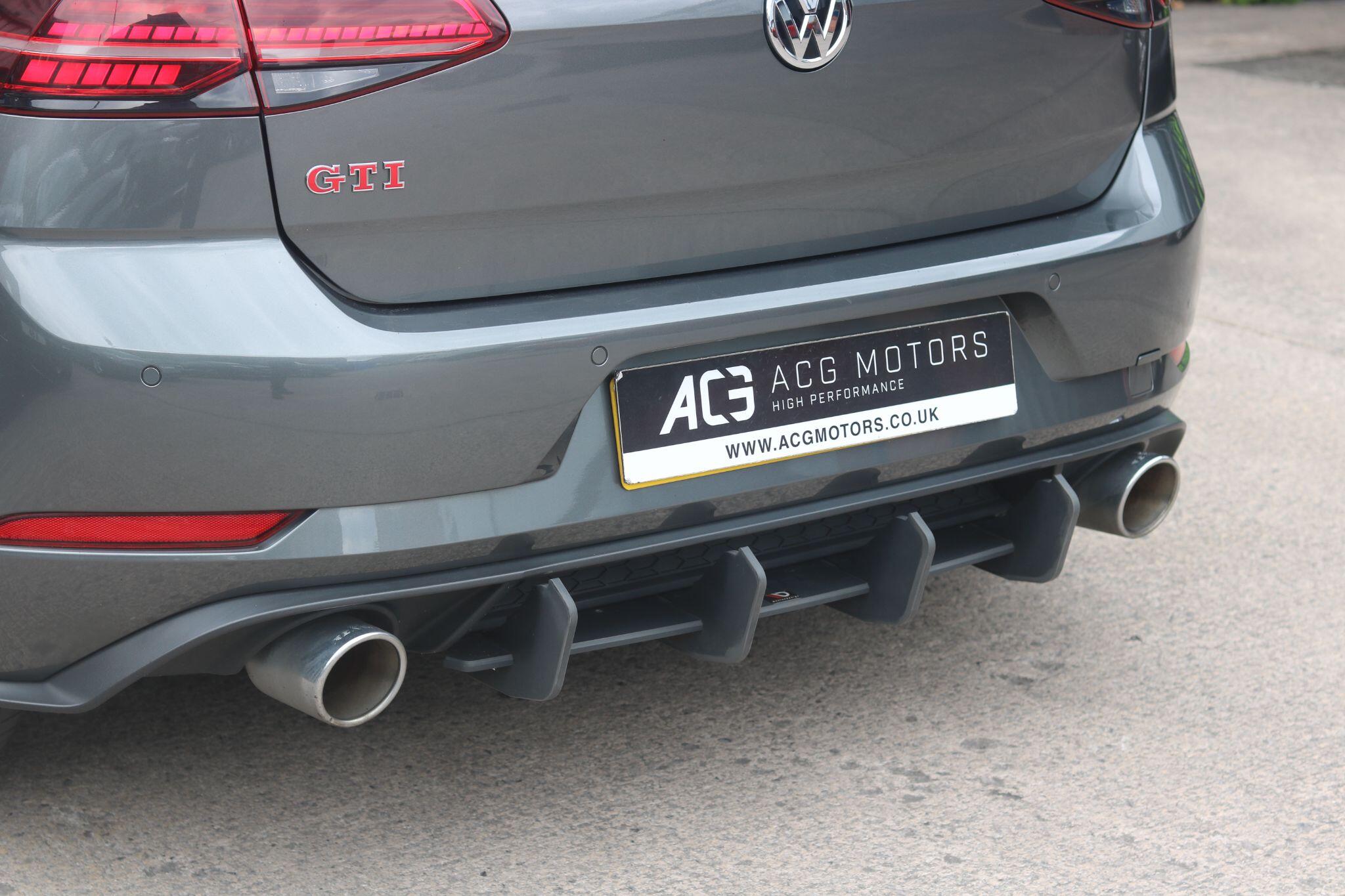 Volkswagen Golf view 9