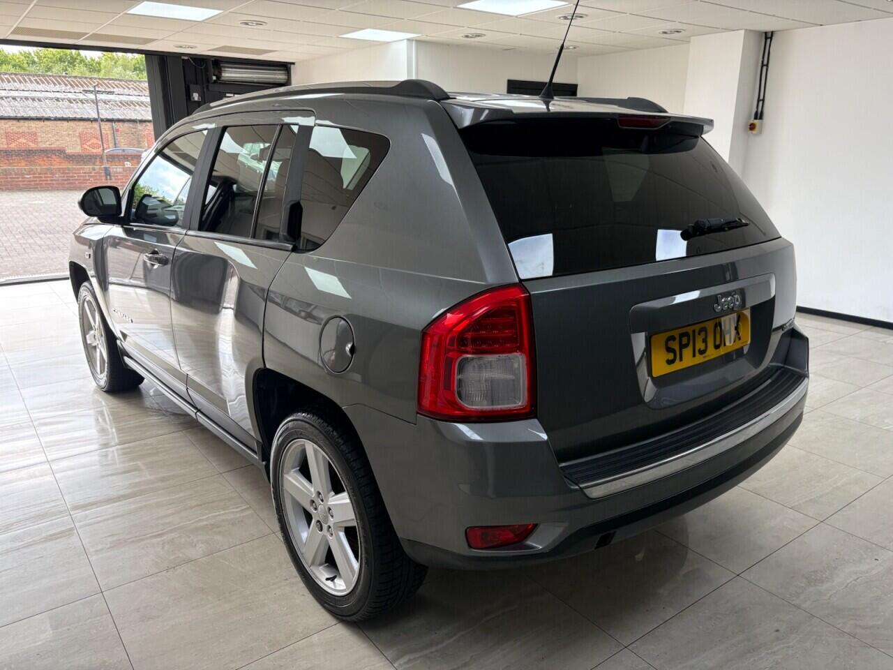 Jeep Compass view 5