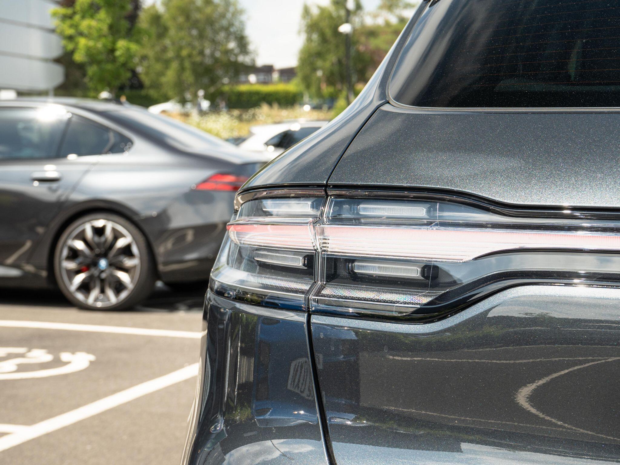 Porsche Macan view 14