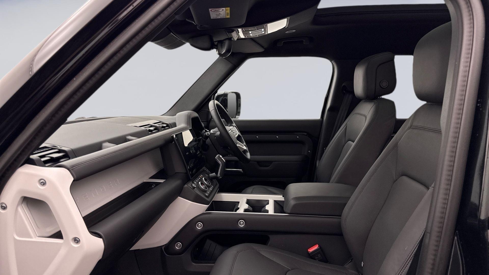 Land Rover Defender view 3