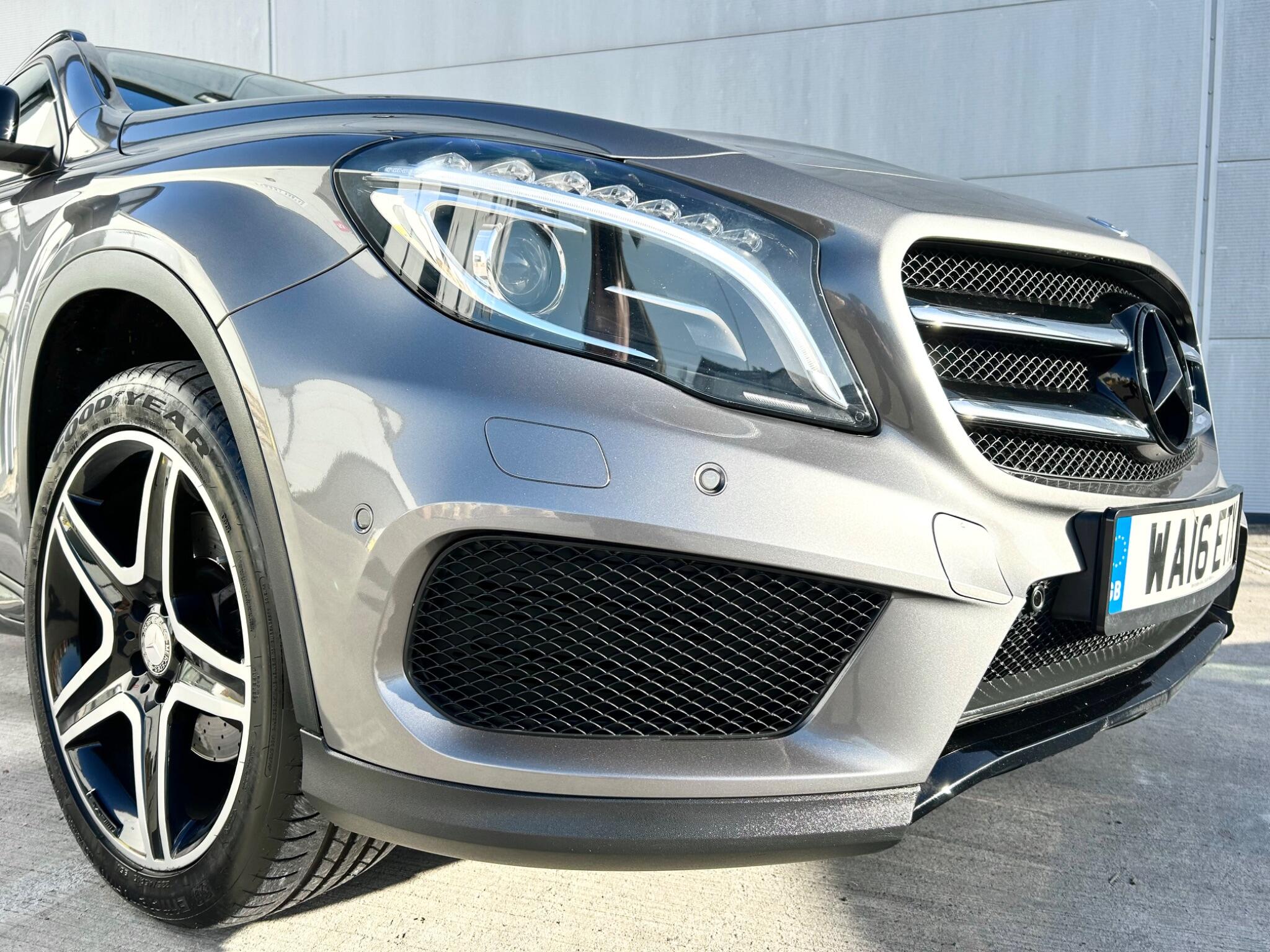 Mercedes-Benz GLA view 9