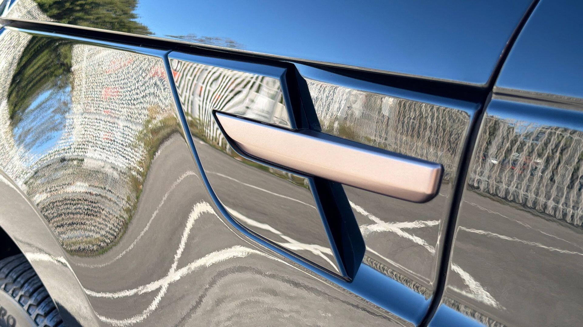 Land Rover Range Rover Sport view 23