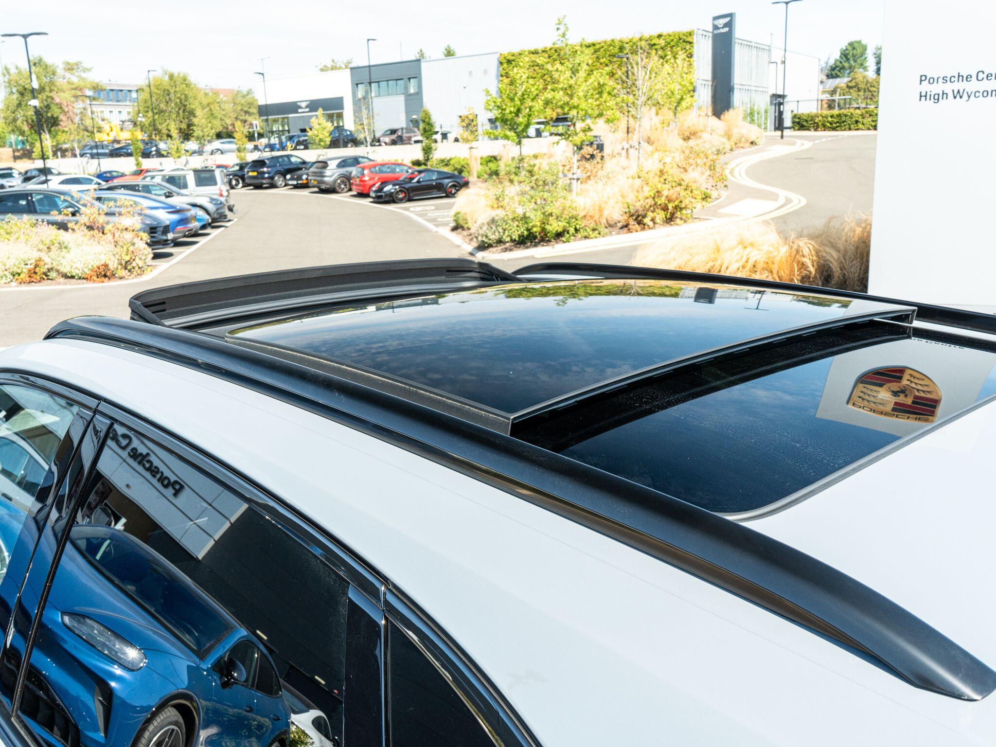 Porsche Cayenne view 18