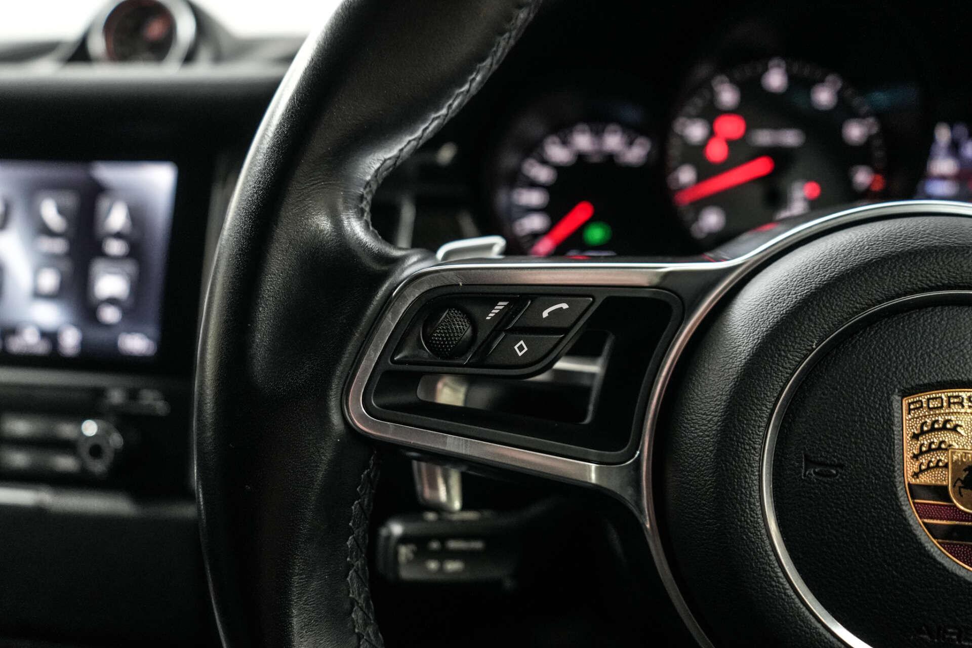 Porsche Macan view 40