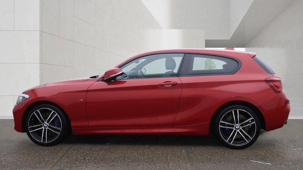 BMW 1 Series view 6