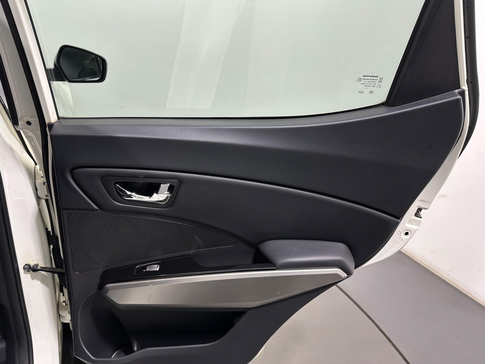 KGM Tivoli view 42