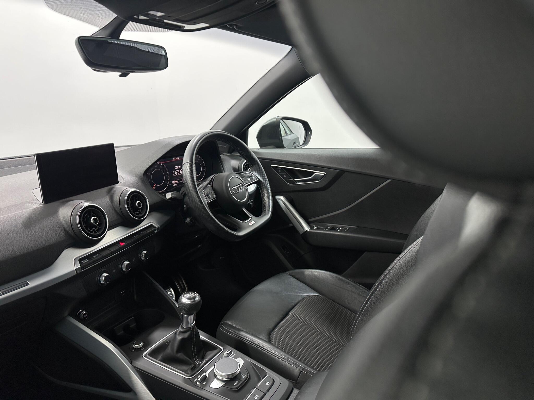 Audi Q2 view 28