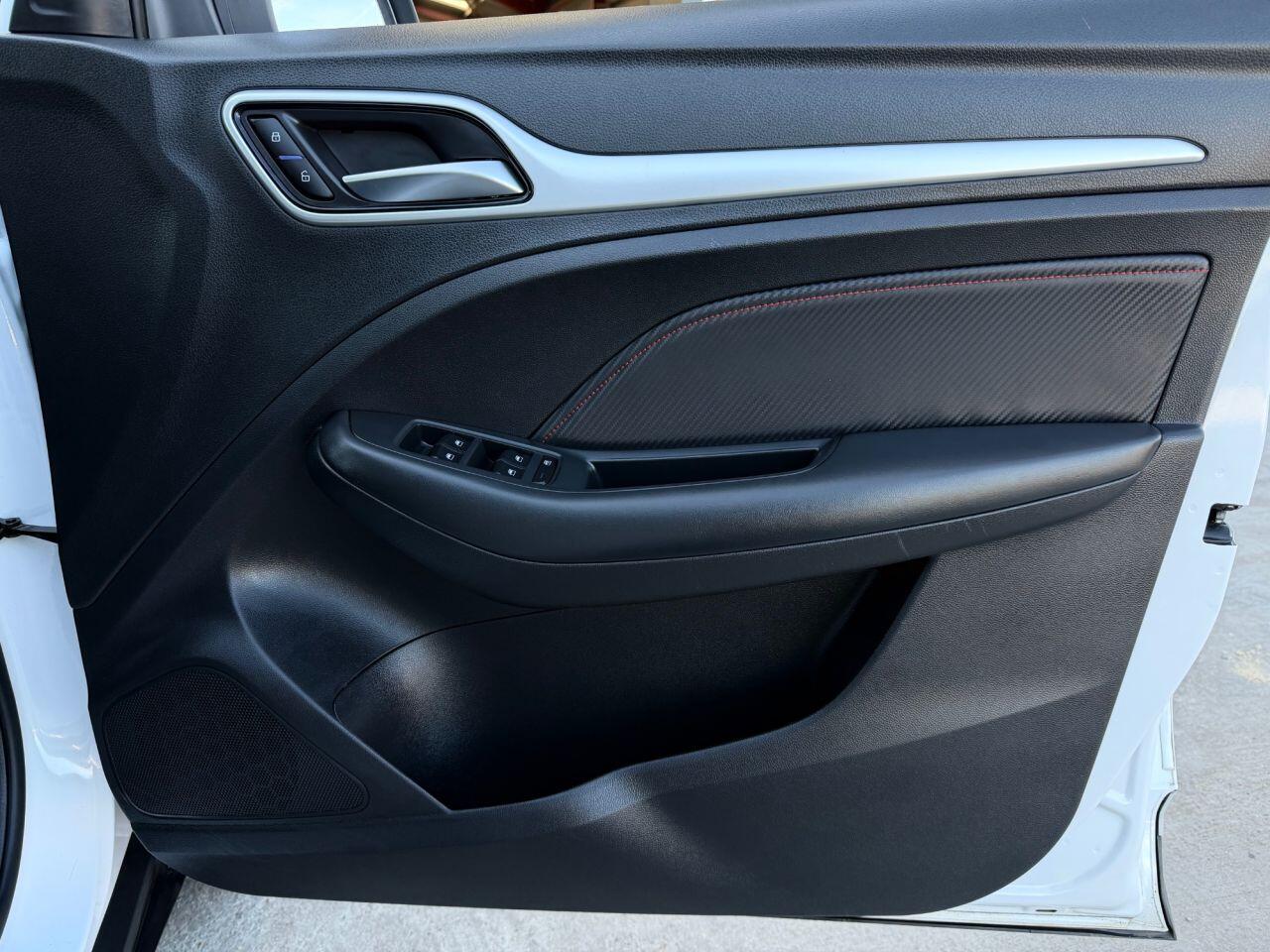 MG ZS view 13