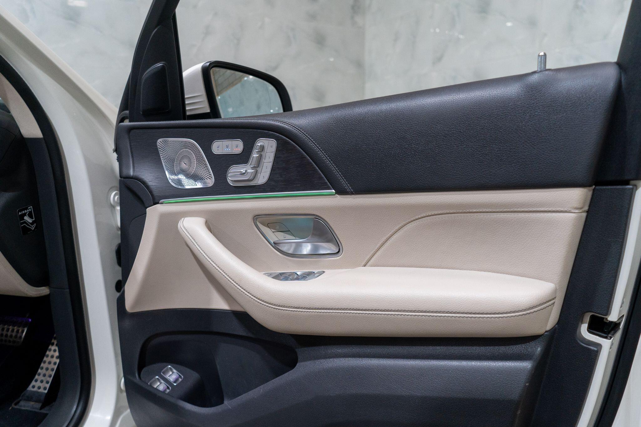 Mercedes-Benz GLS view 26