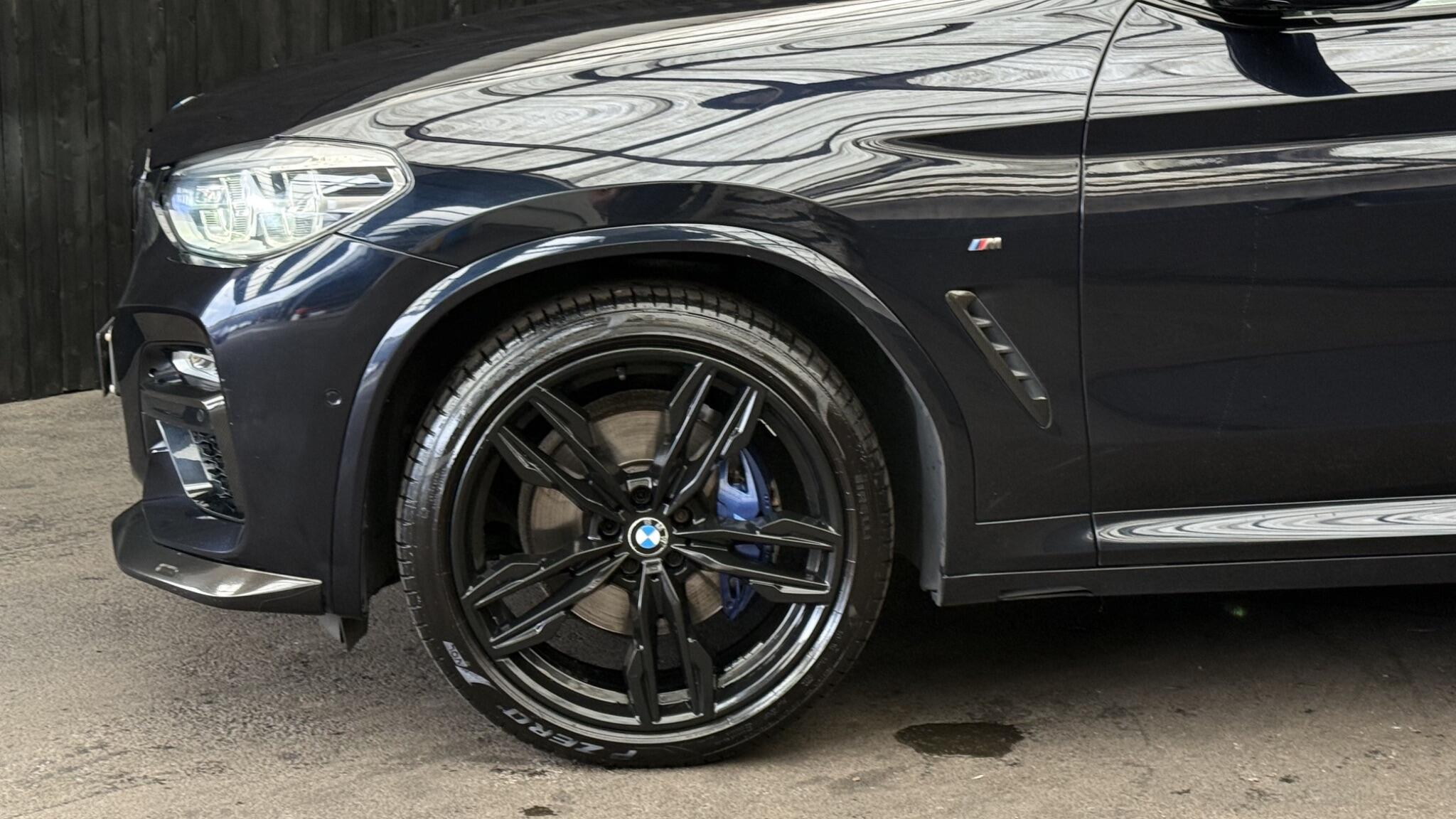 BMW X4 view 8
