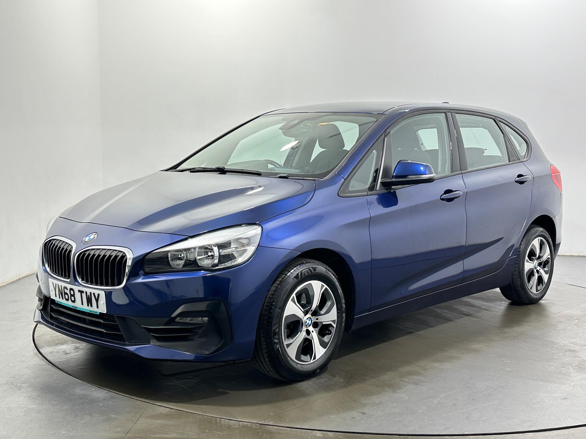 BMW 2 Series view 4