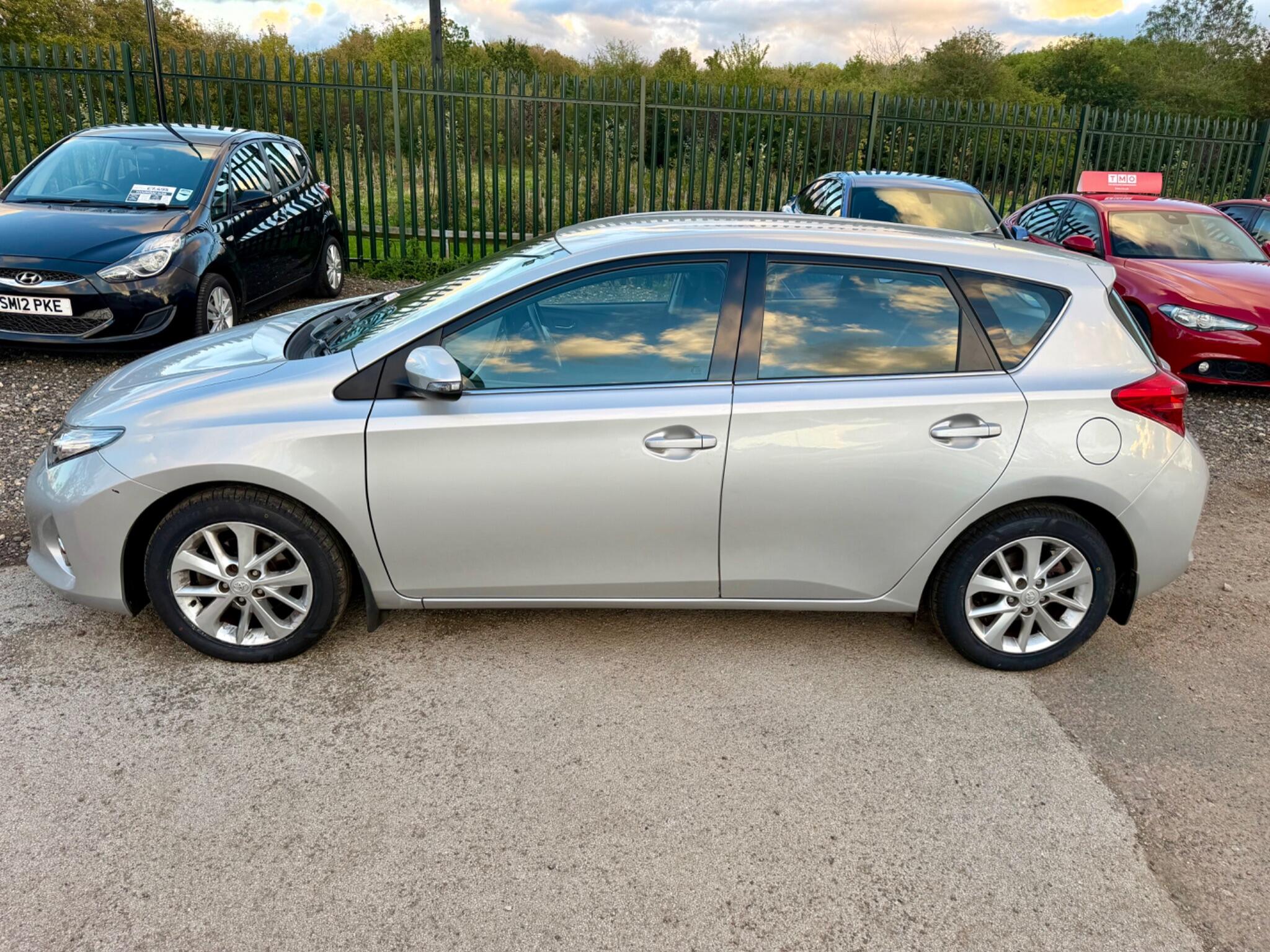 Toyota Auris view 14