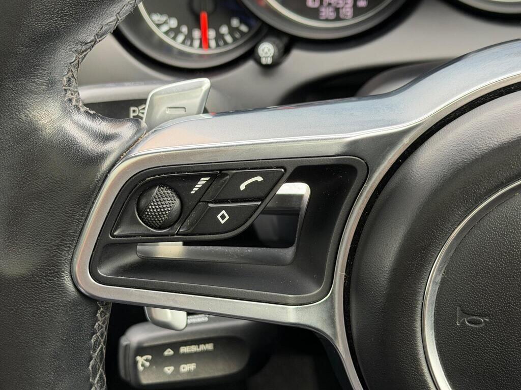 Porsche Cayenne view 28