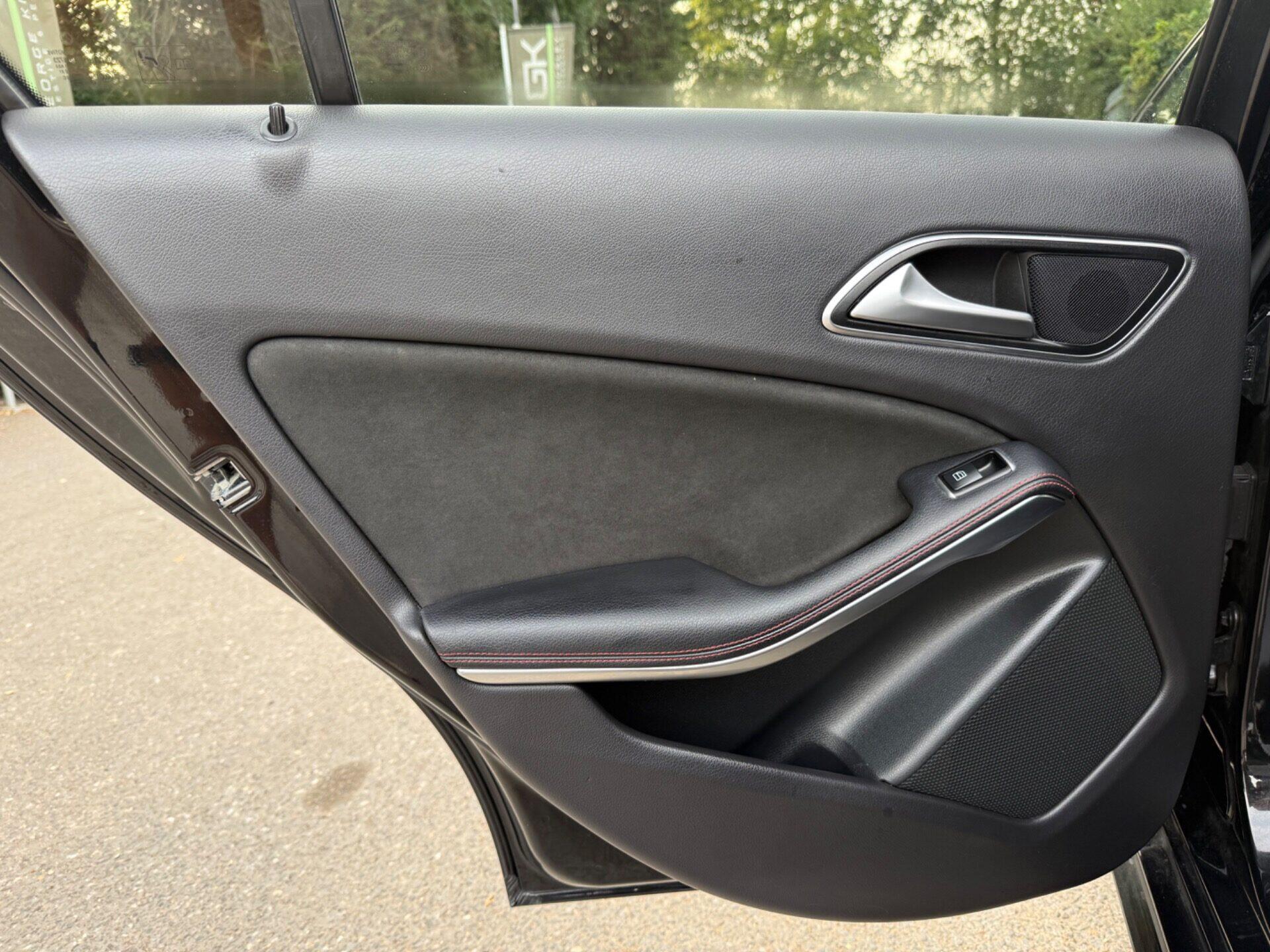 Mercedes-Benz A-Class view 28