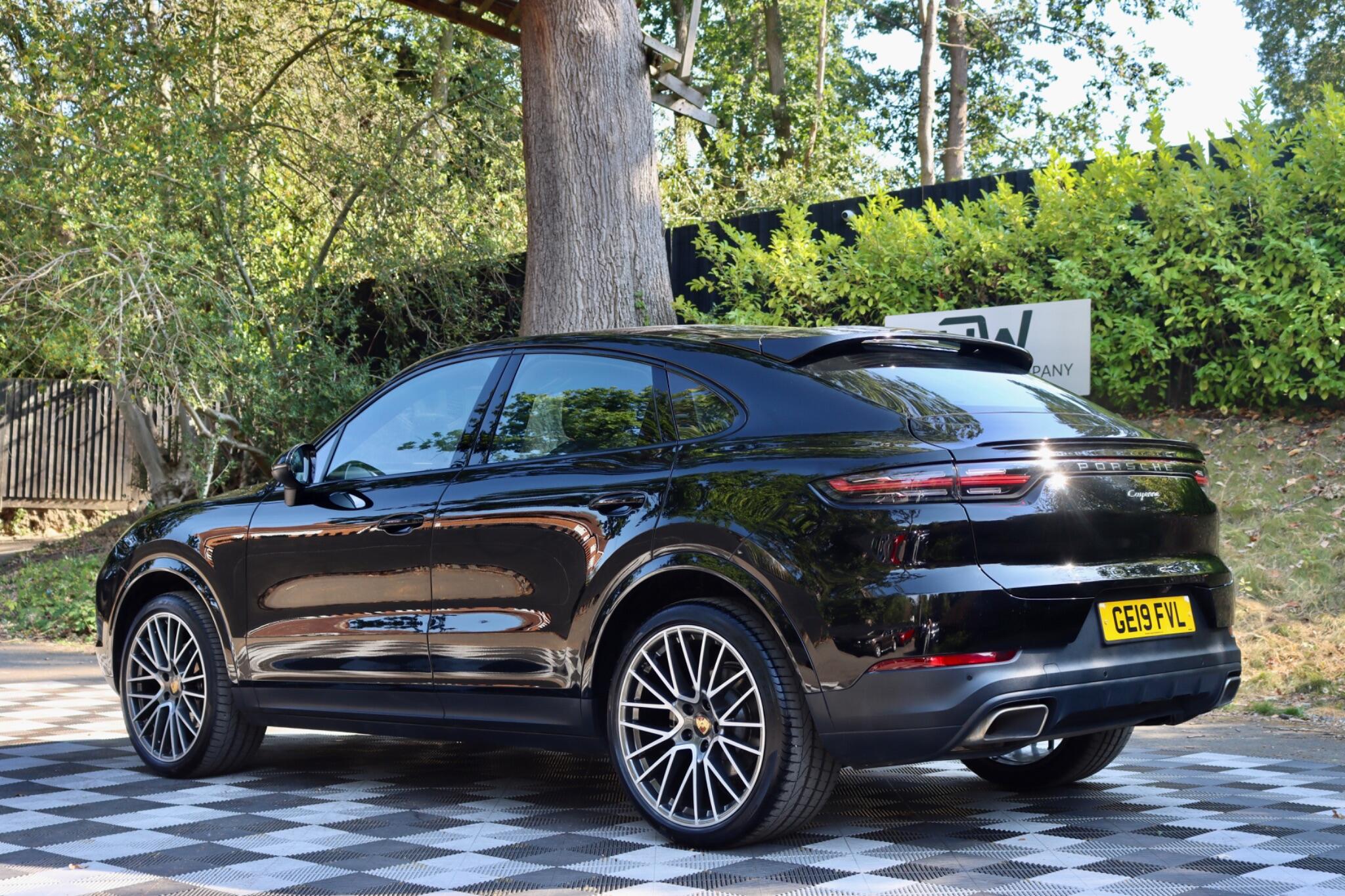Porsche Cayenne view 15