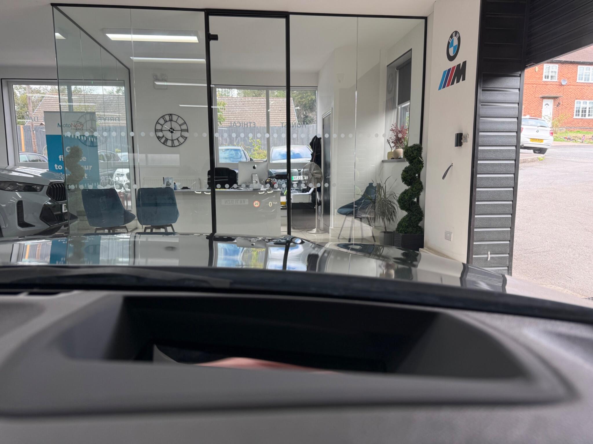 BMW 3 Series view 17