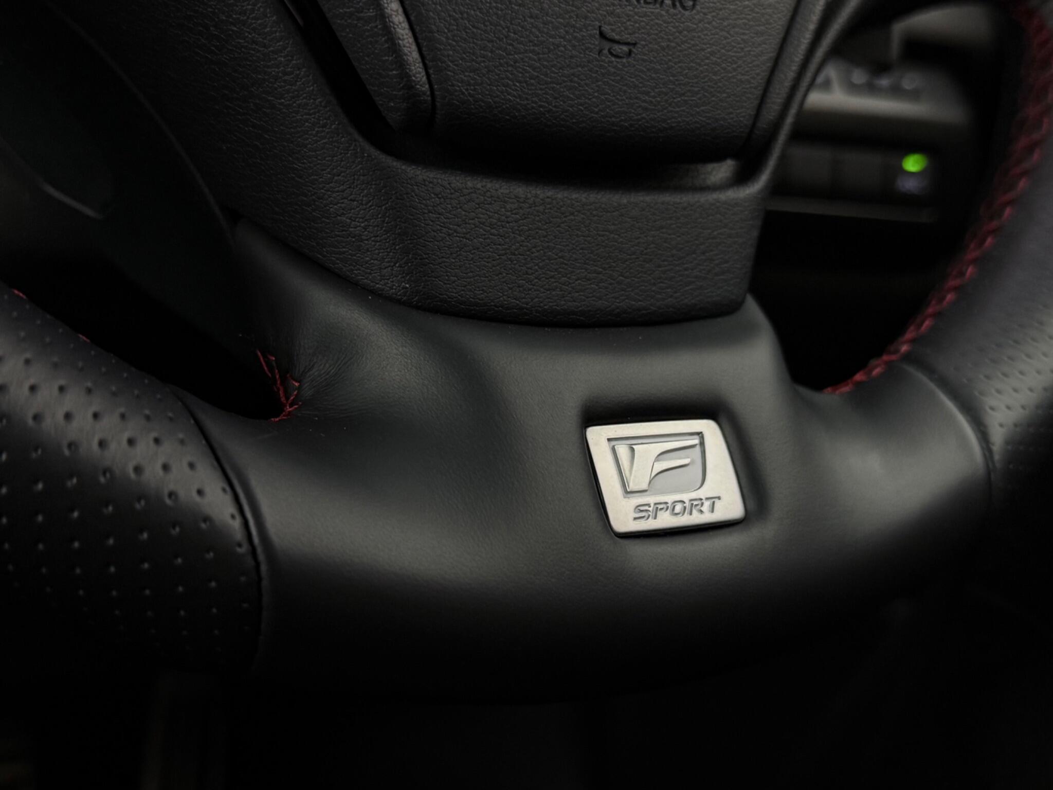 Lexus Ux view 23