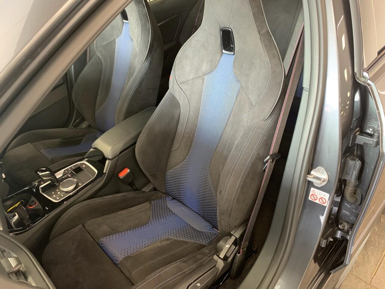BMW 1 Series view 32