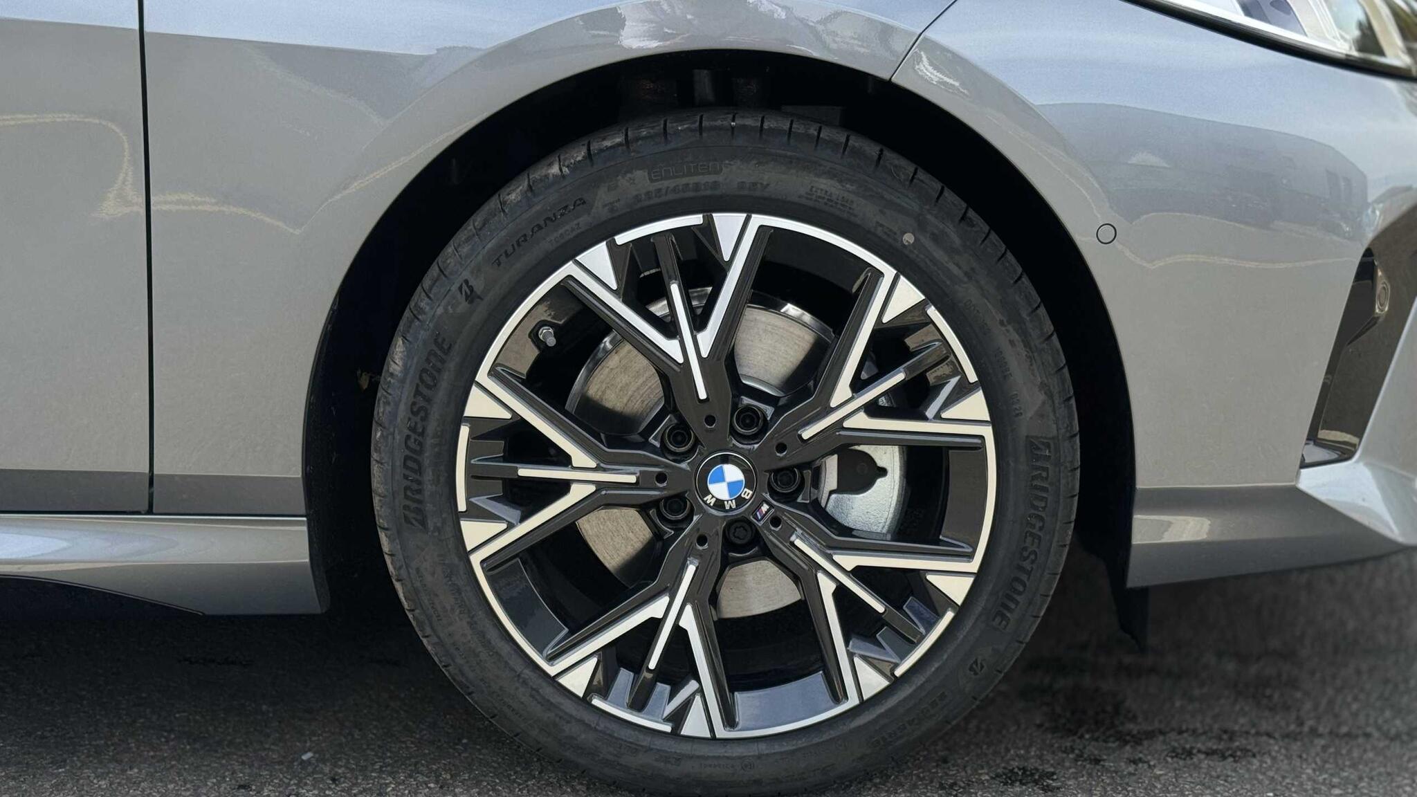 BMW 2 Series view 4