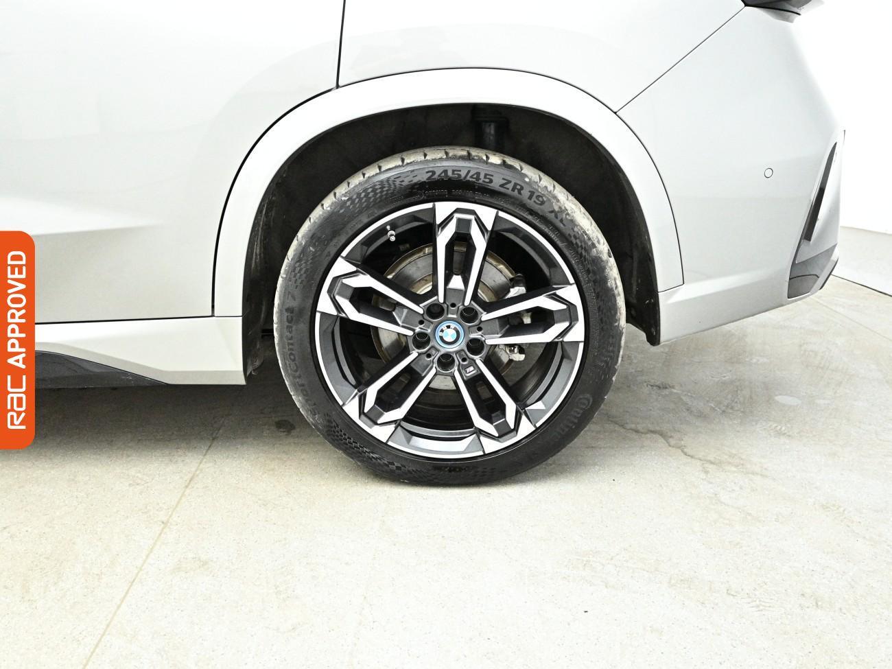 BMW Ix1 view 30