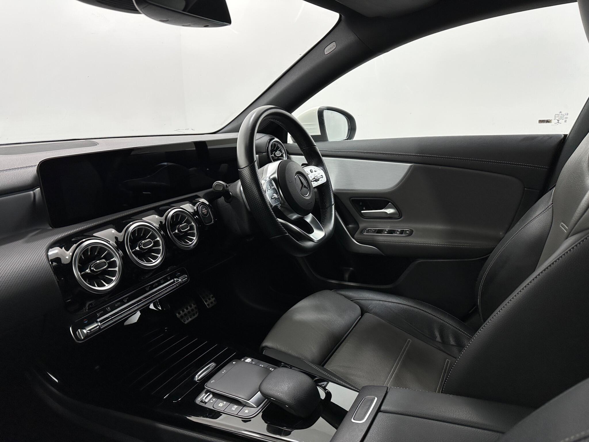 Mercedes-Benz Cla view 33