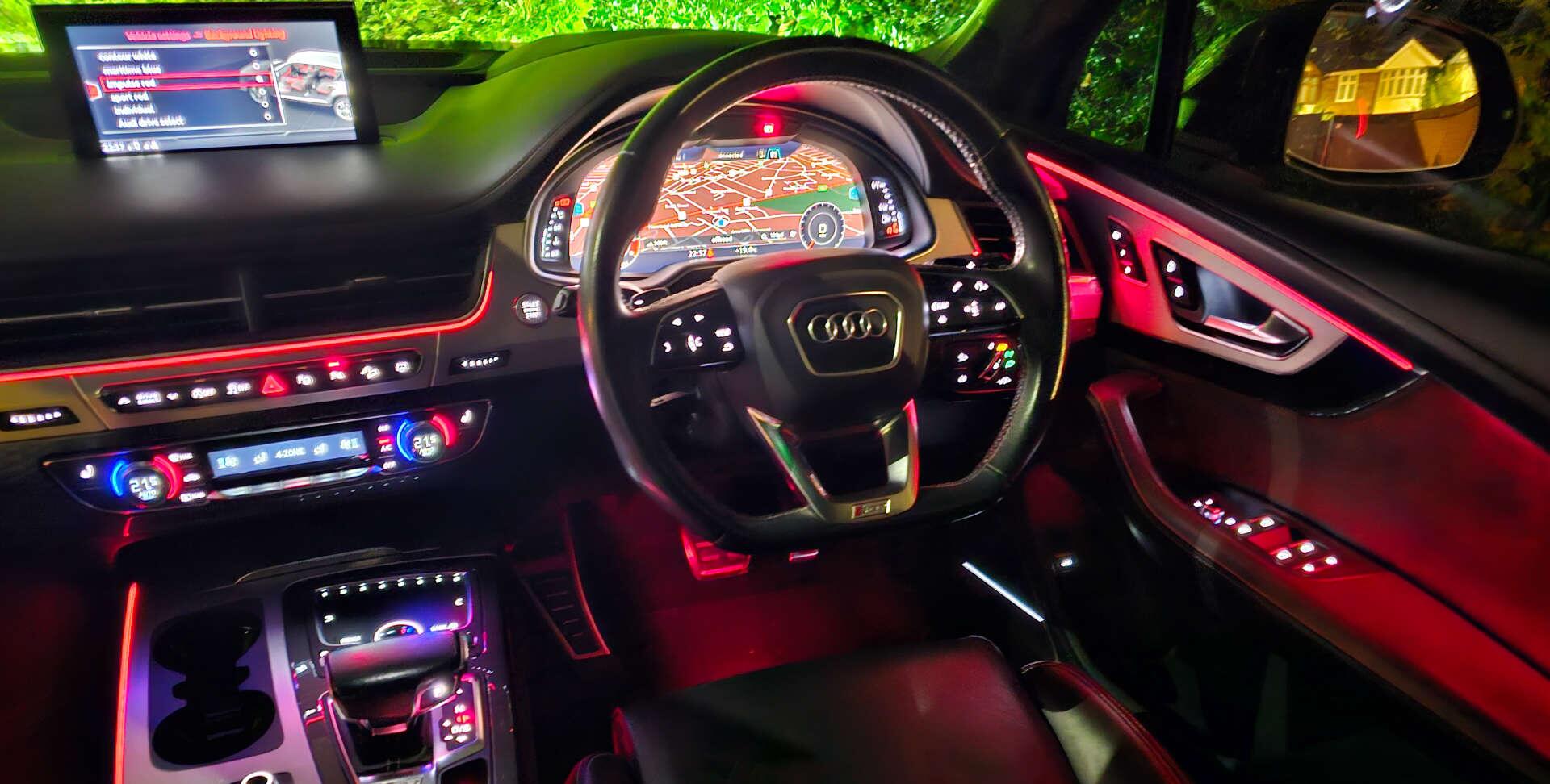 Audi SQ7 view 15