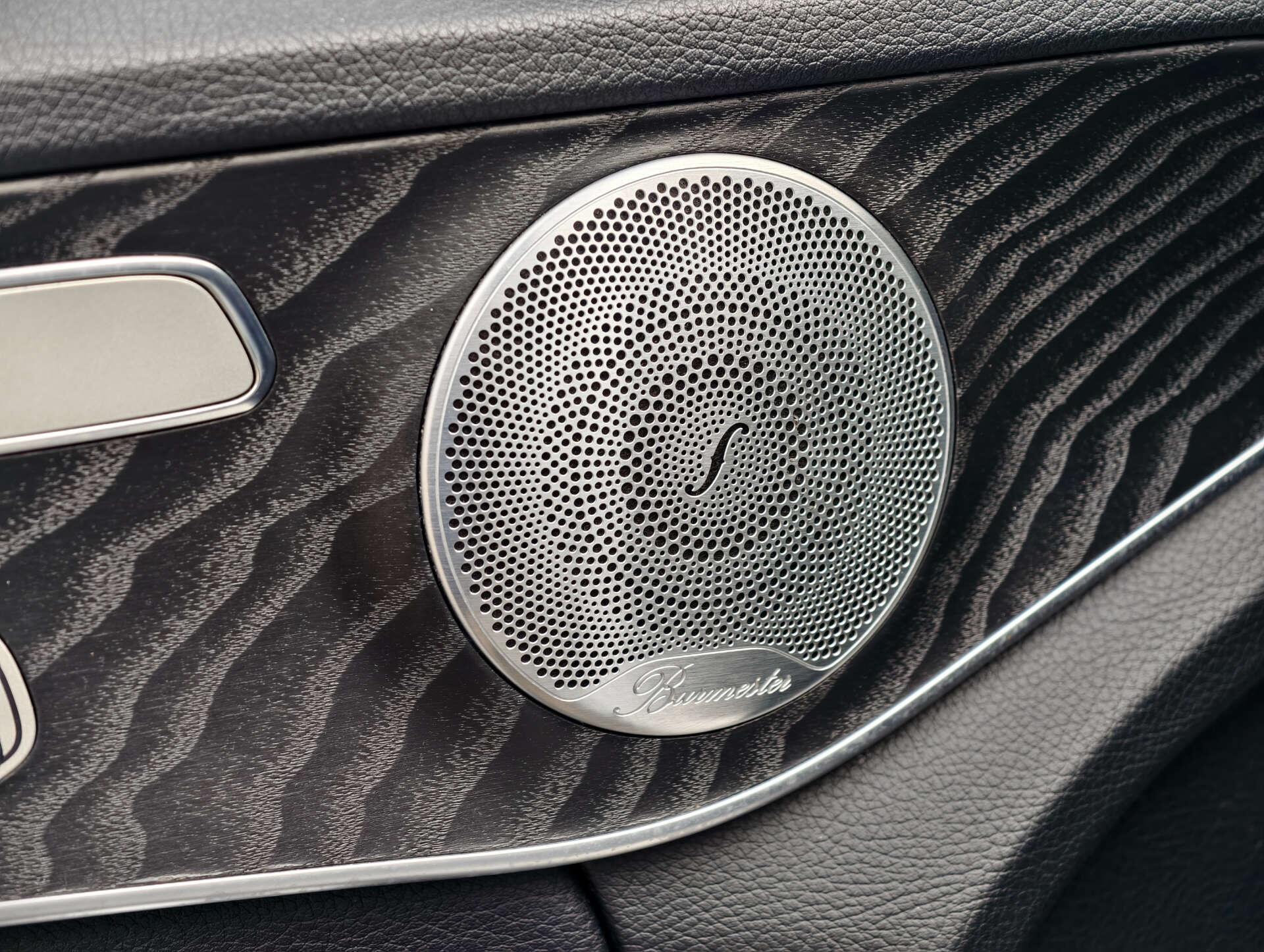 Mercedes-Benz C Class view 23