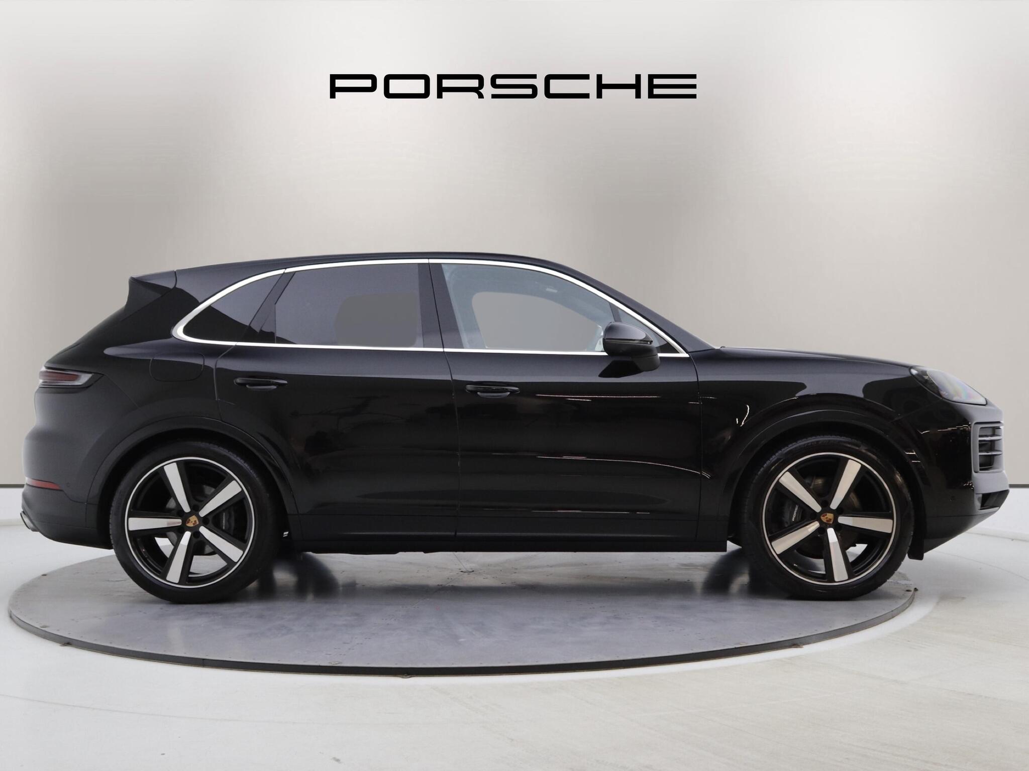 Porsche Cayenne view 3