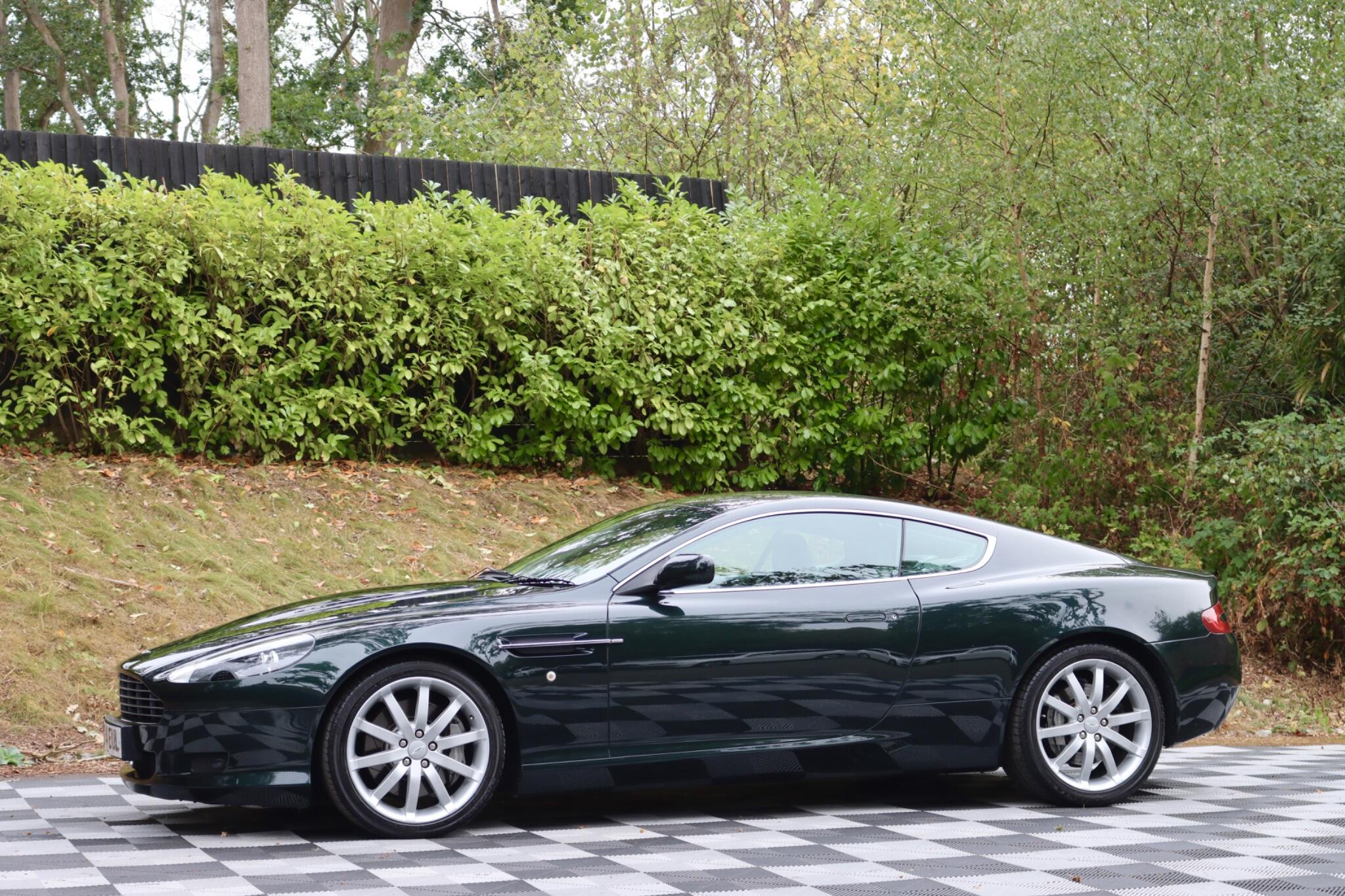 Aston Martin DB9 view 30