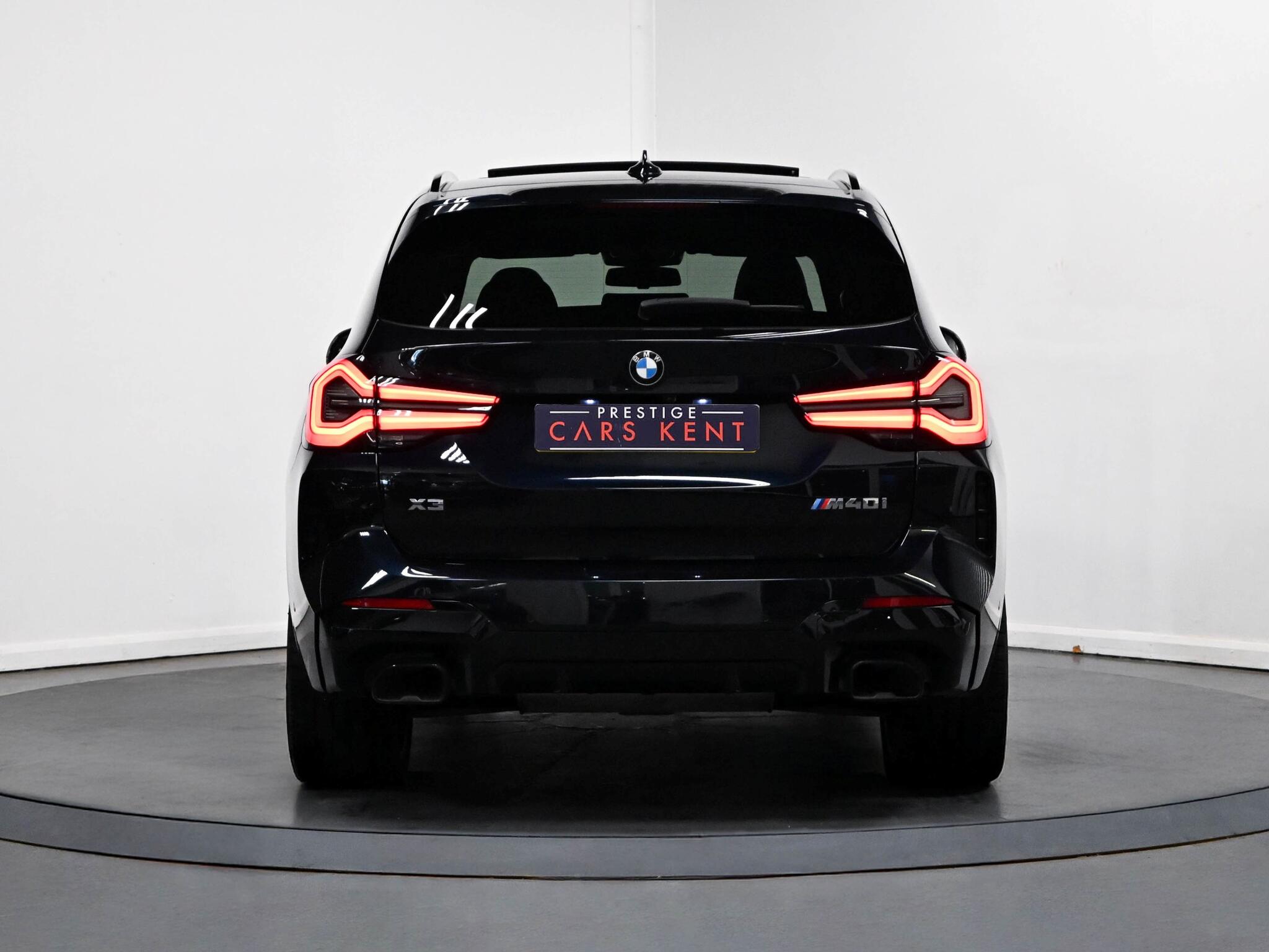 BMW X3 view 22