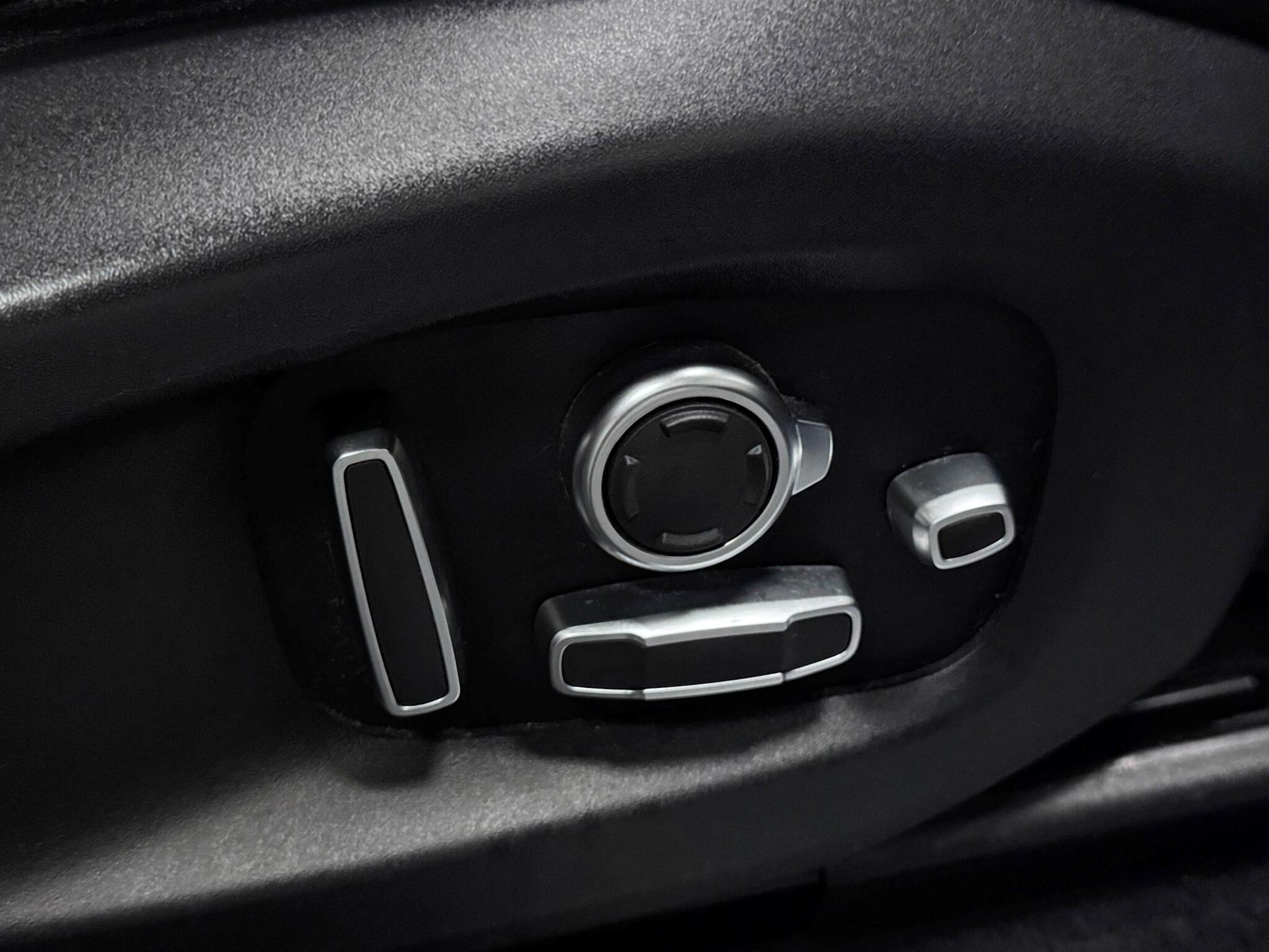 Land Rover Range Rover Sport view 22