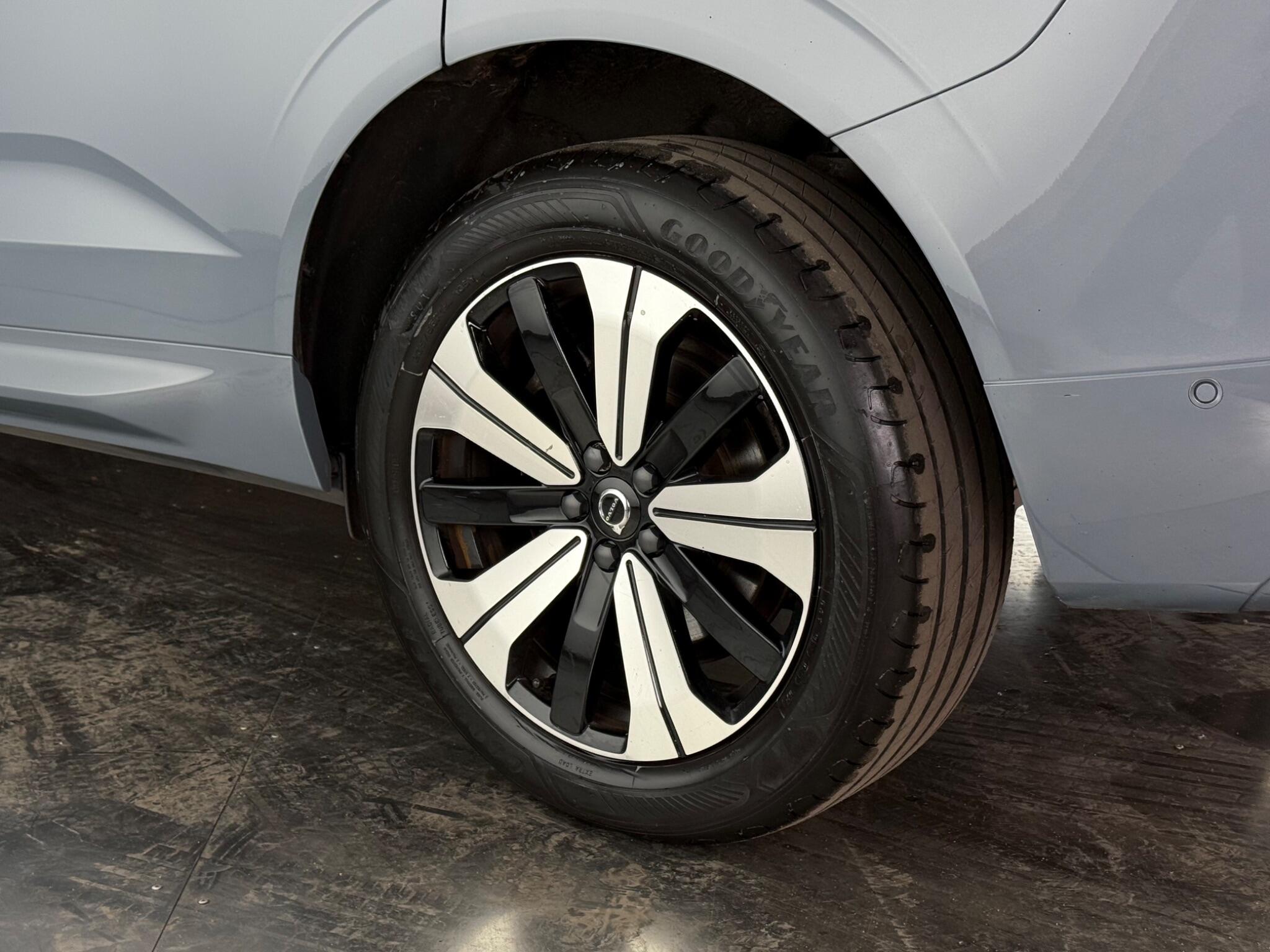 Volvo XC60 view 11