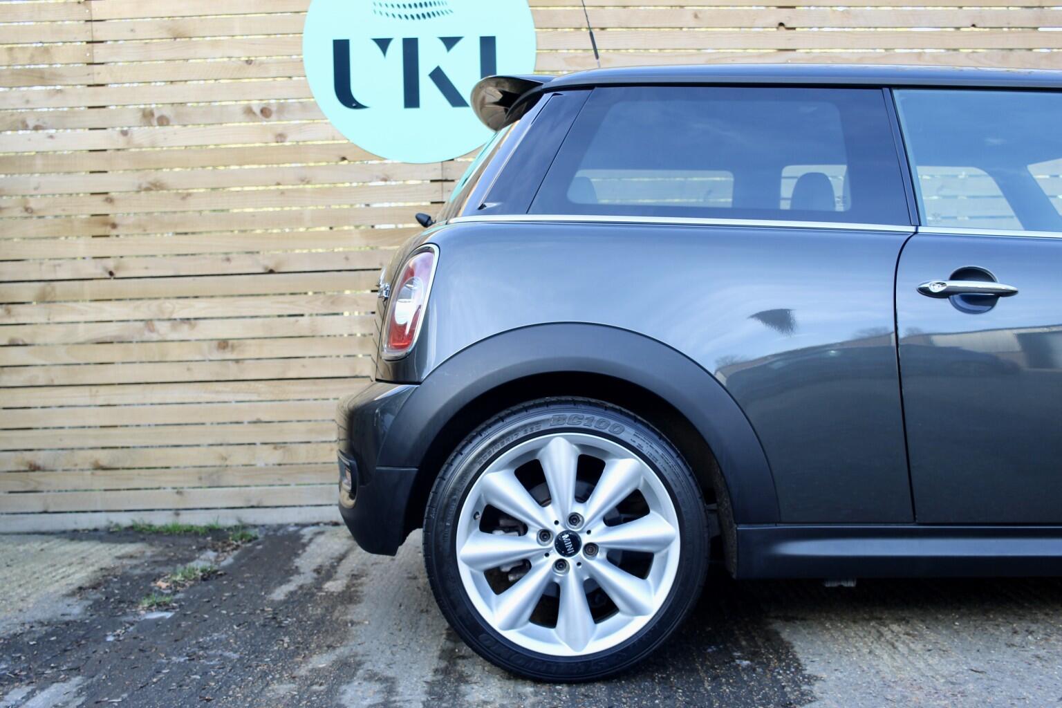 Mini Hatch view 31
