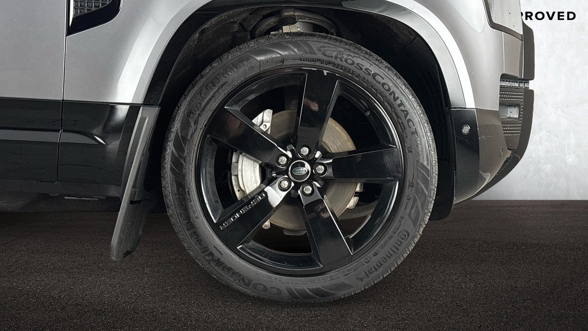 Land Rover Defender view 9