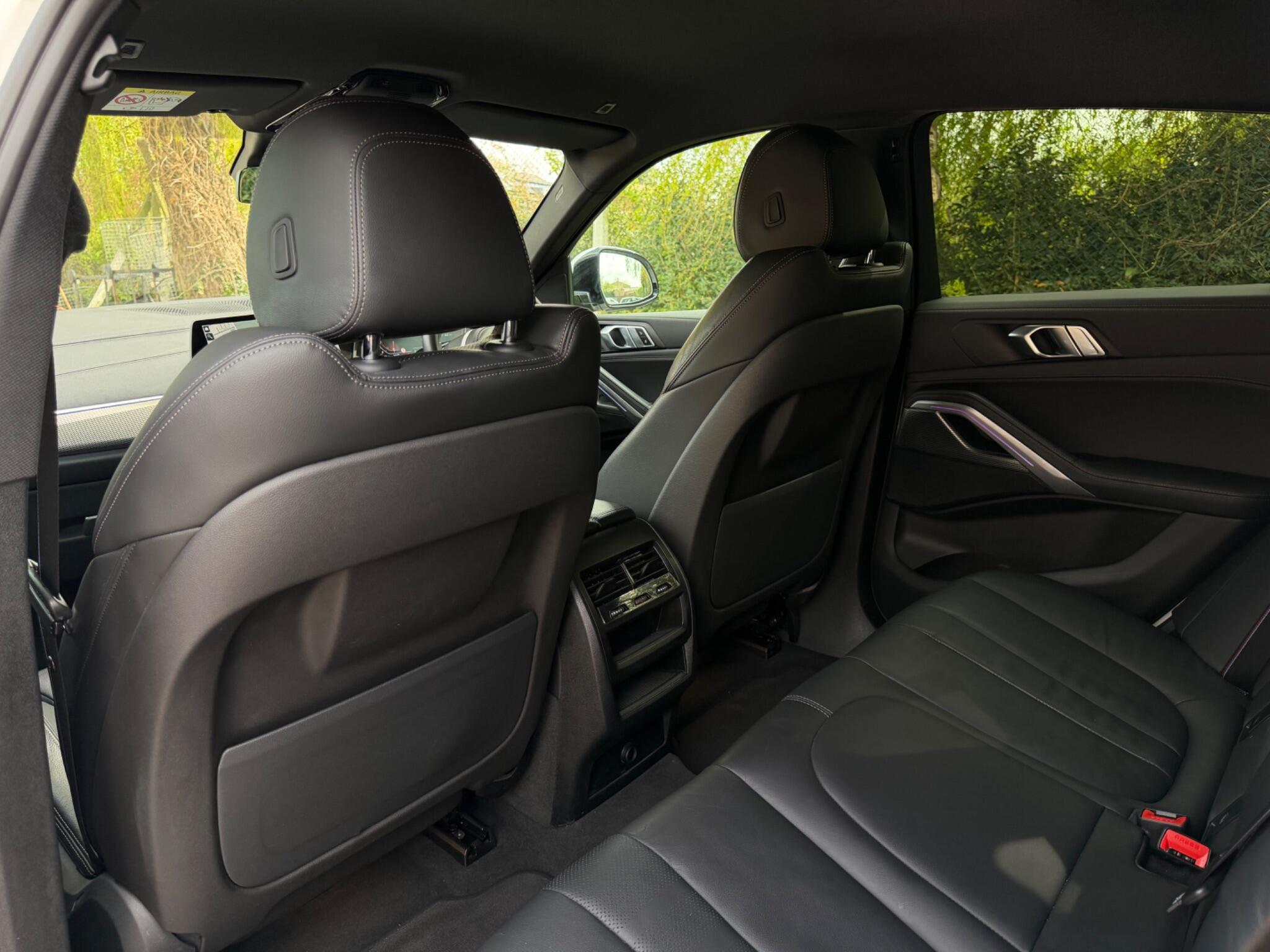 BMW X6 view 20