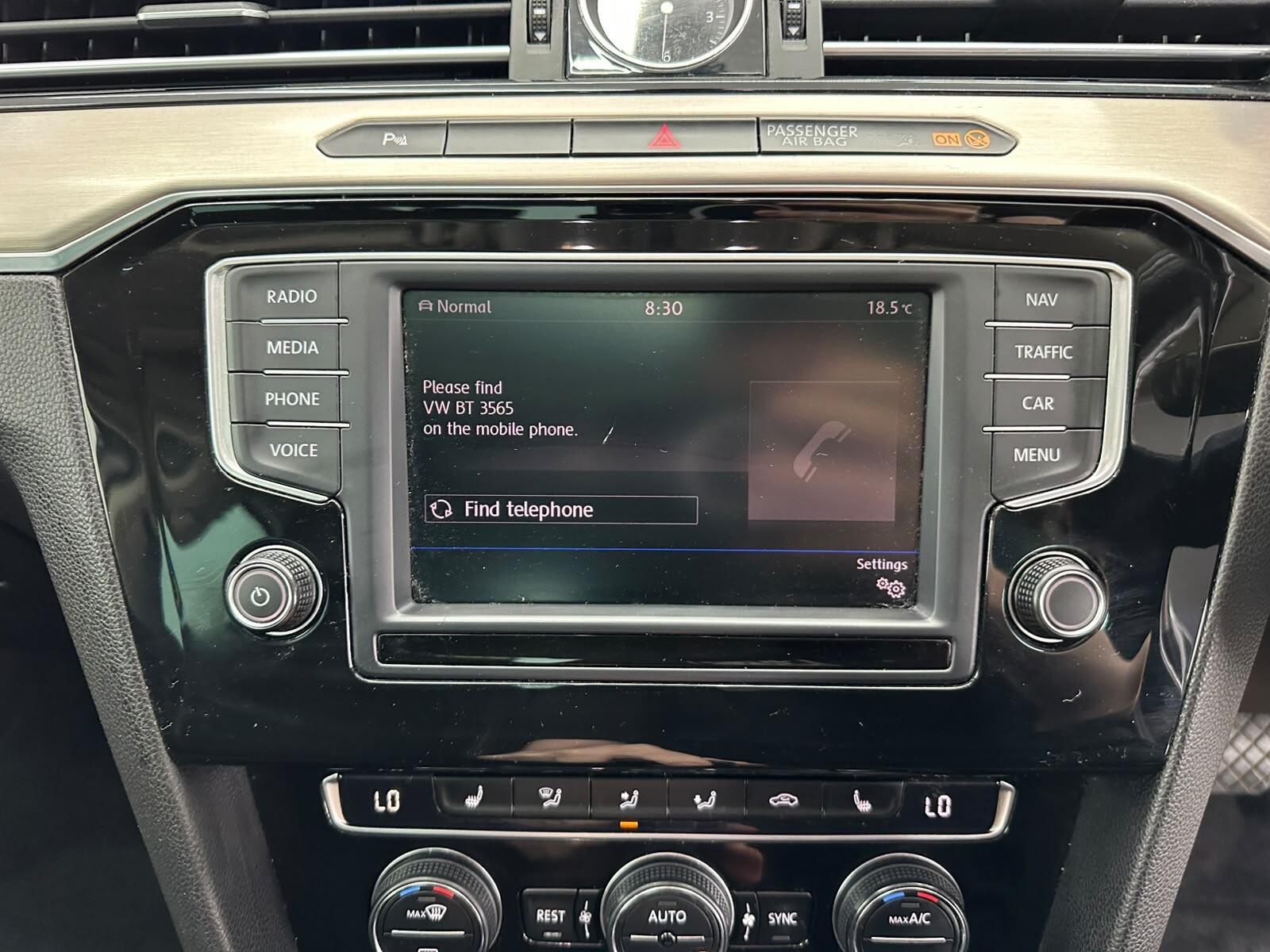 Volkswagen Passat view 44