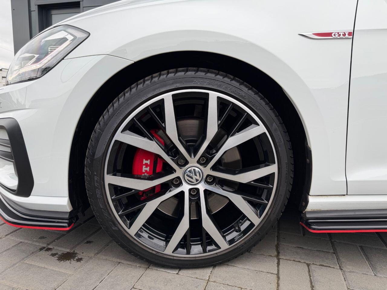 Volkswagen Golf view 8