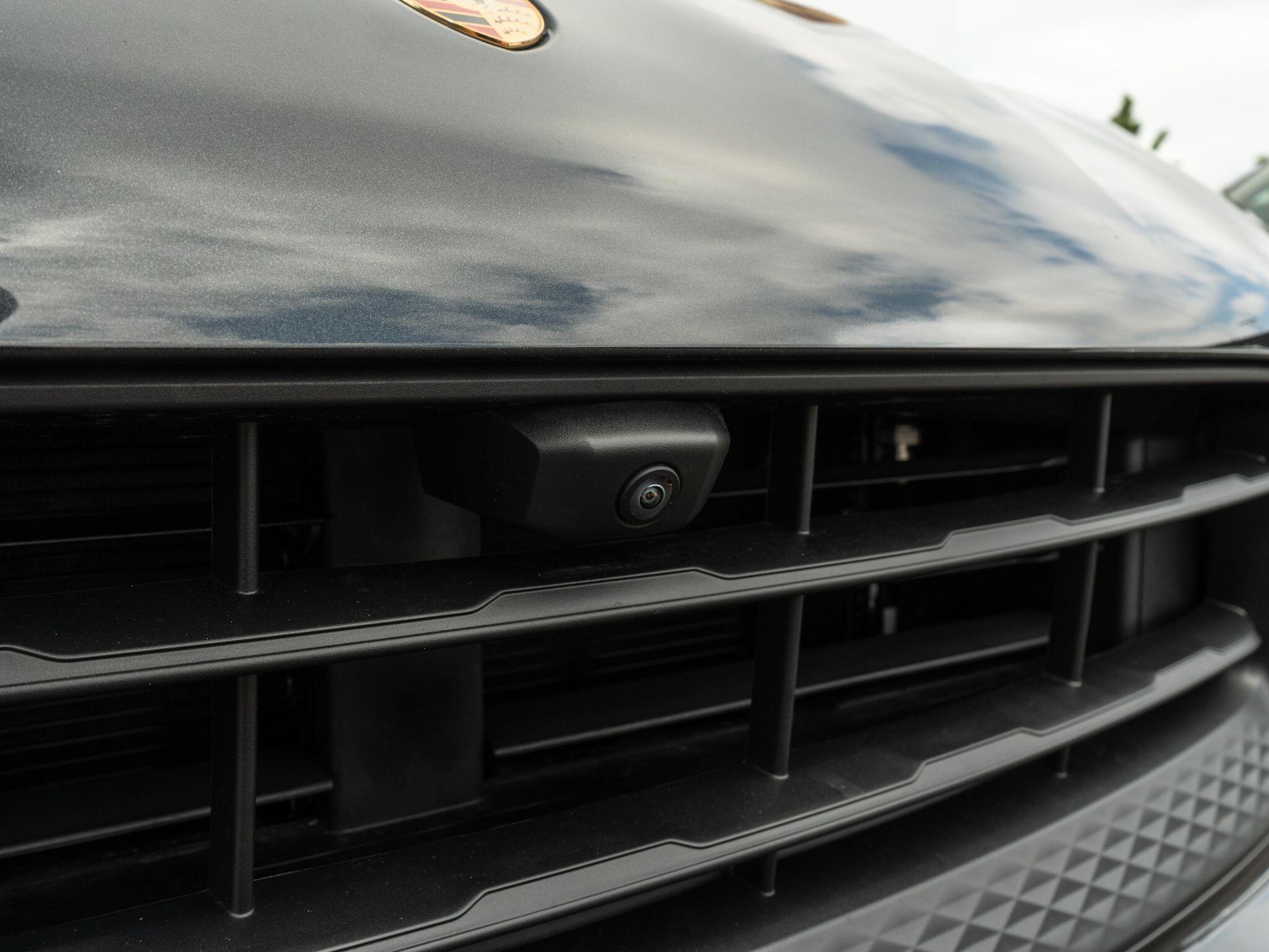 Porsche Macan view 10