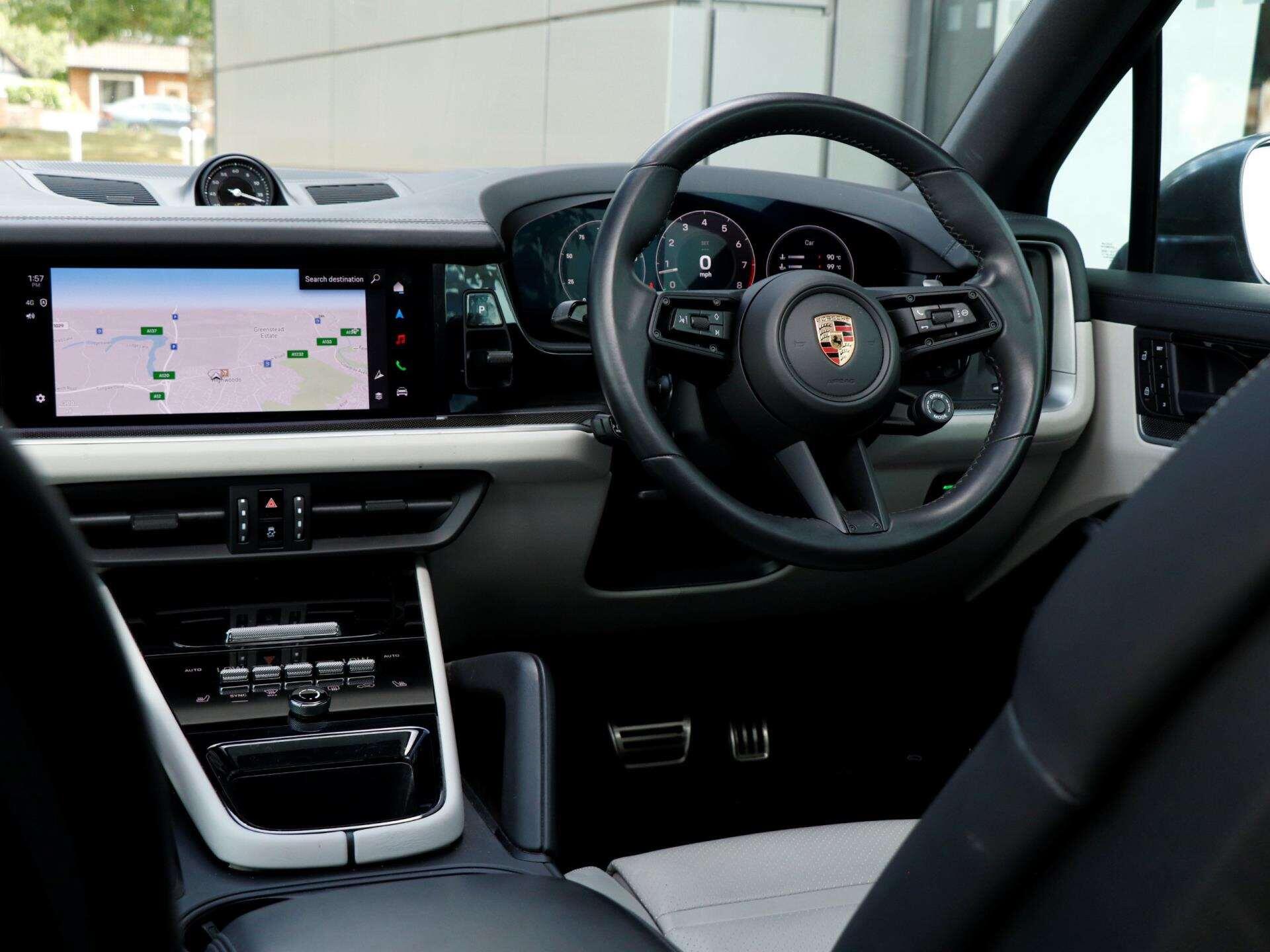 Porsche Cayenne view 12